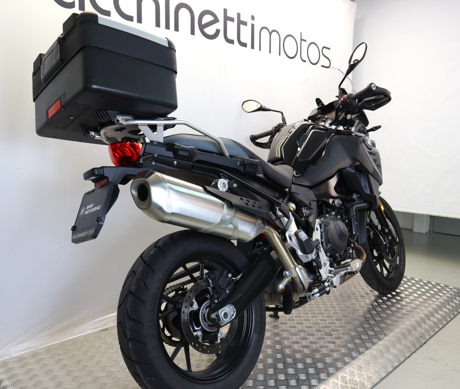 BMW F 800 GS Triple Black-showroom-element-3