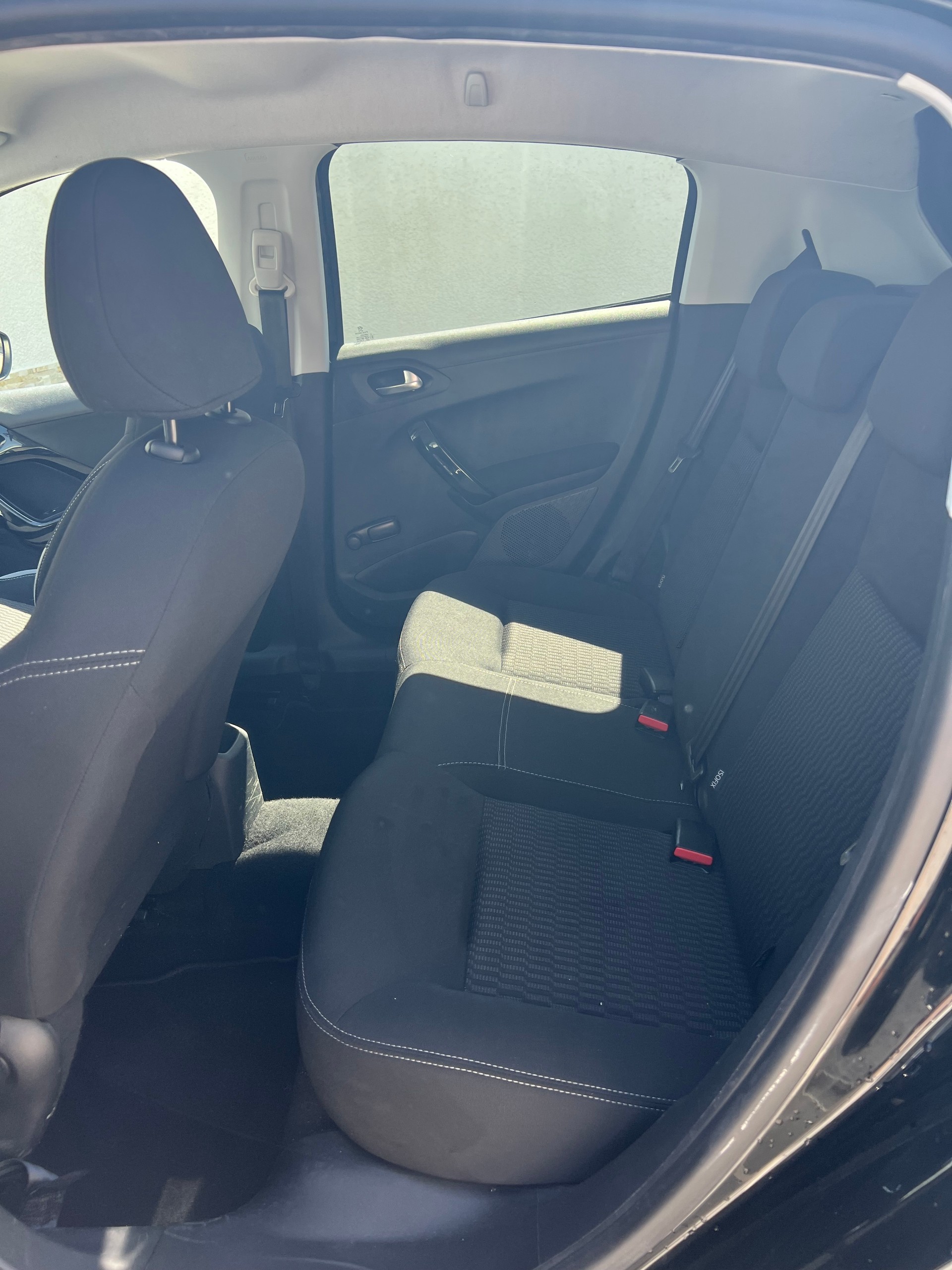 PEUGEOT 208 1.2 VTI Style-image-7