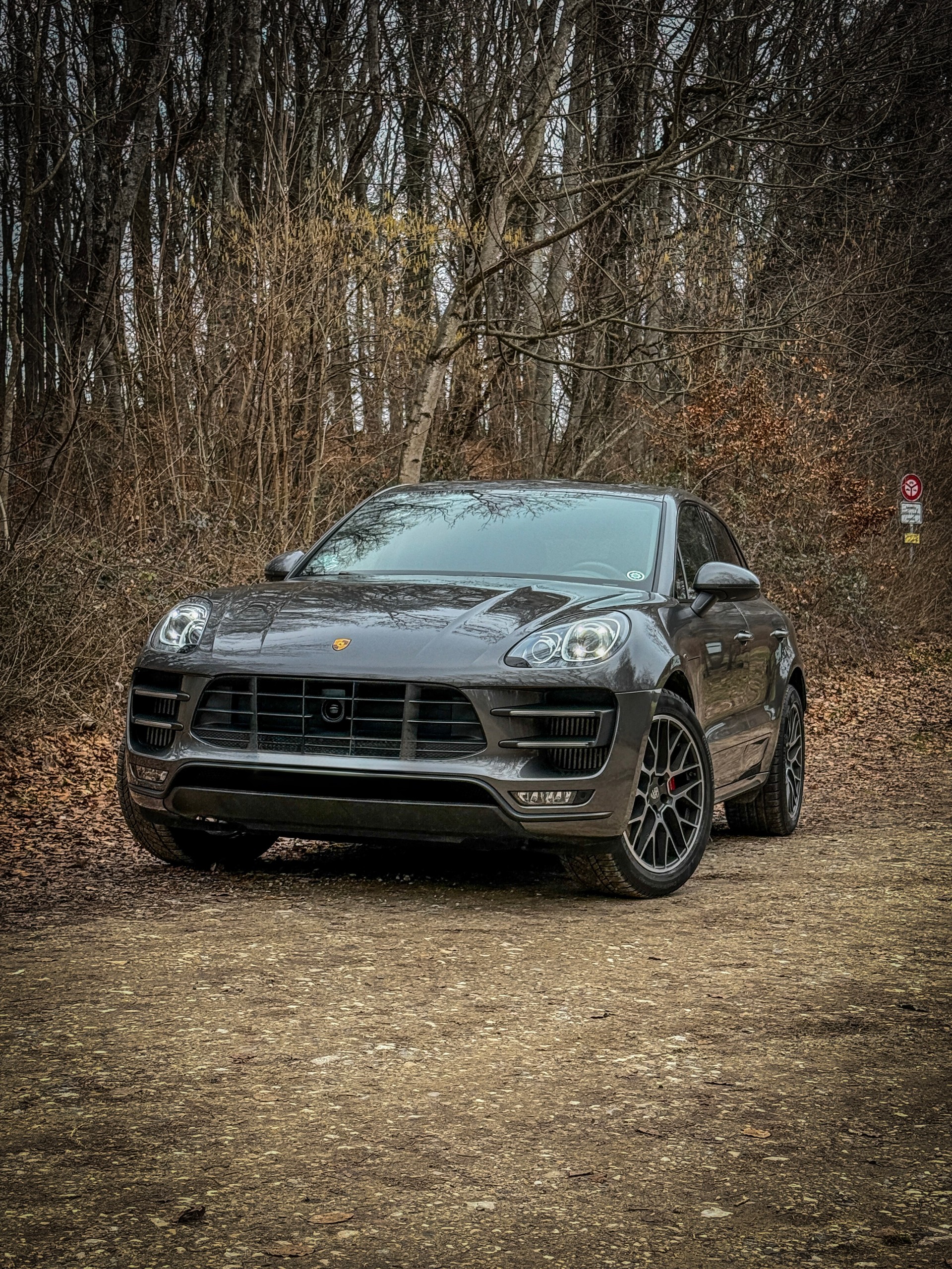PORSCHE Macan Turbo-image-1