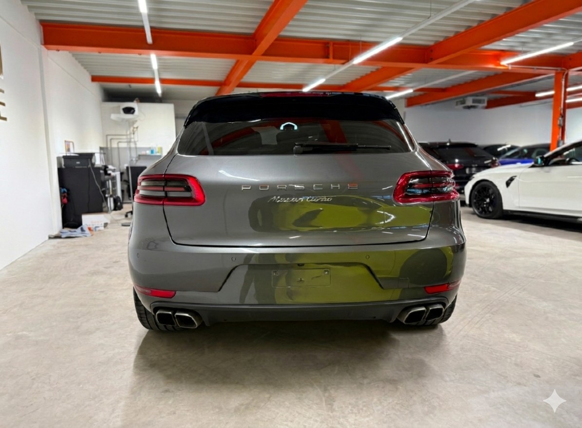 PORSCHE Macan Turbo-image-4