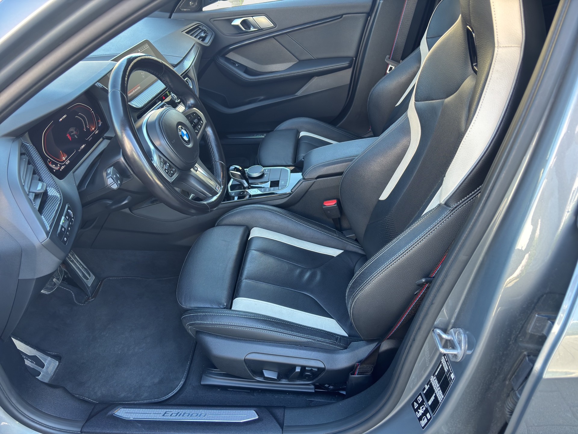 BMW M135i xDrive M Sport Pro Steptronic, Edition-image-8