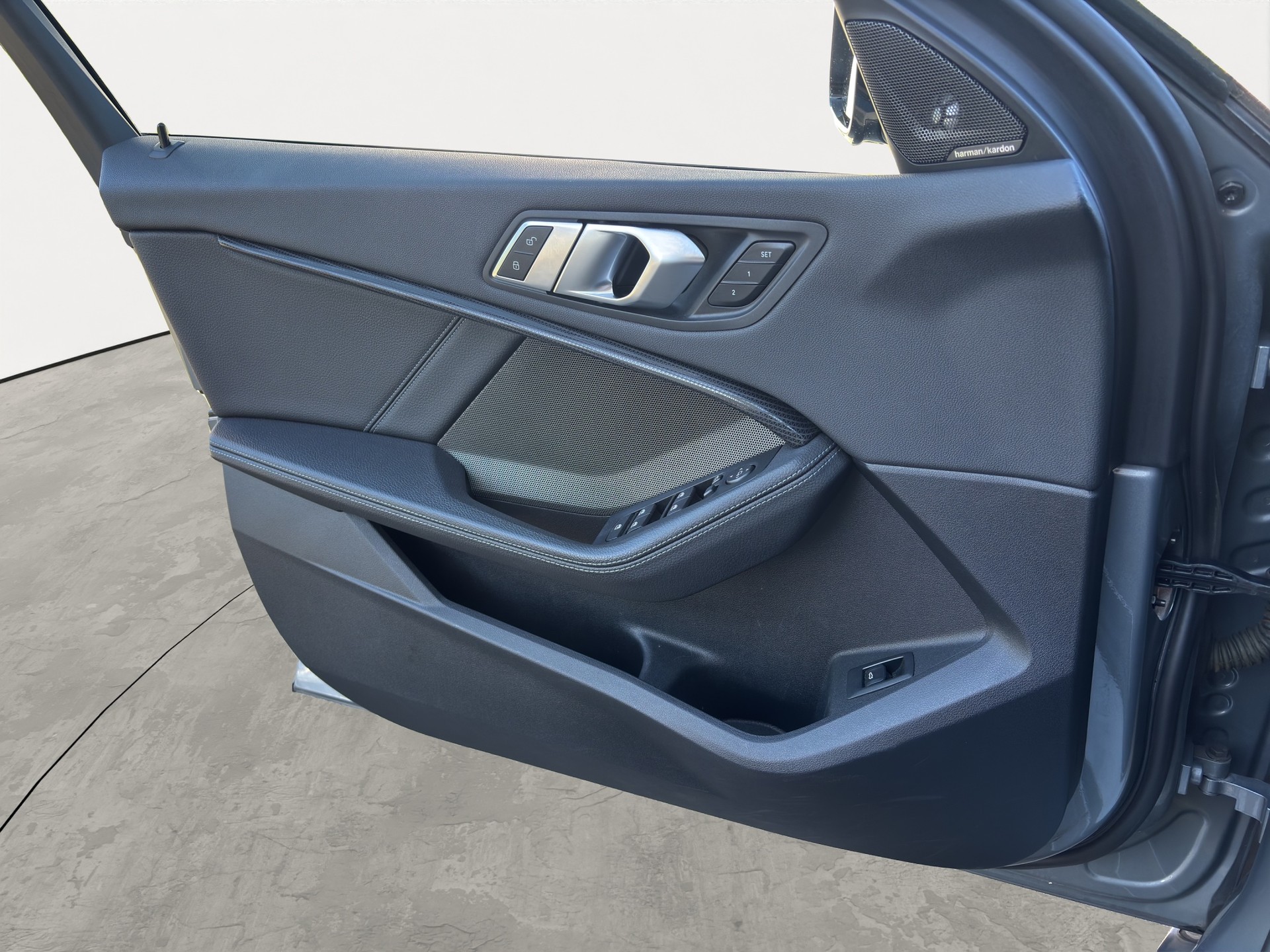 BMW M135i xDrive M Sport Pro Steptronic, Edition-image-11