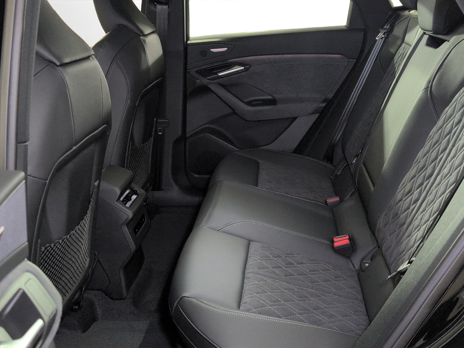 AUDI Q6 e-tron quattro-image-7