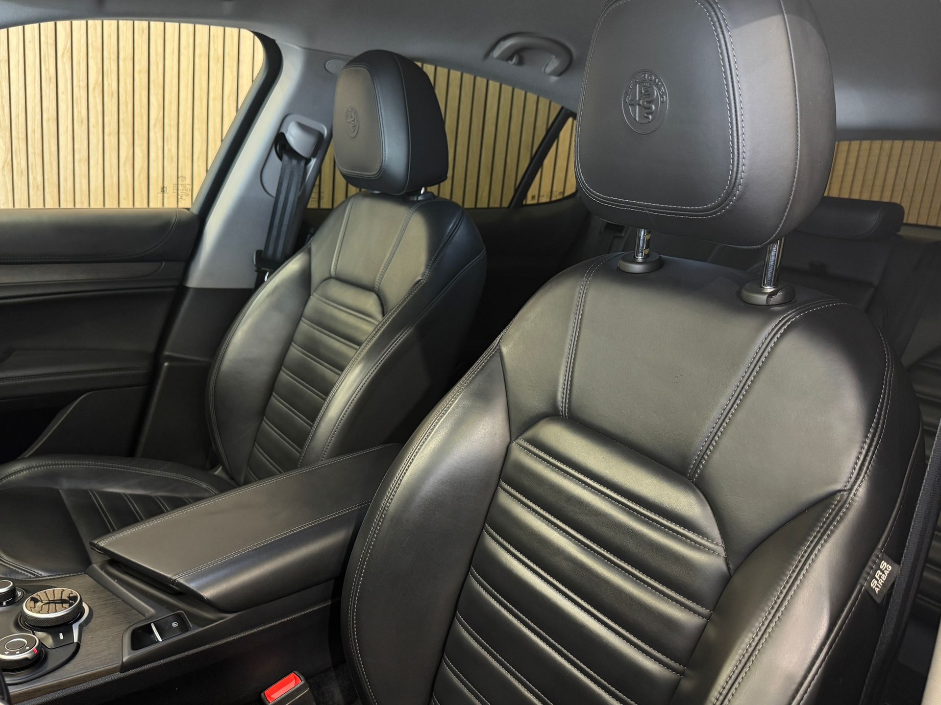 ALFA ROMEO Stelvio 2.2 JTDM Executive Q4 Automatic-image-17