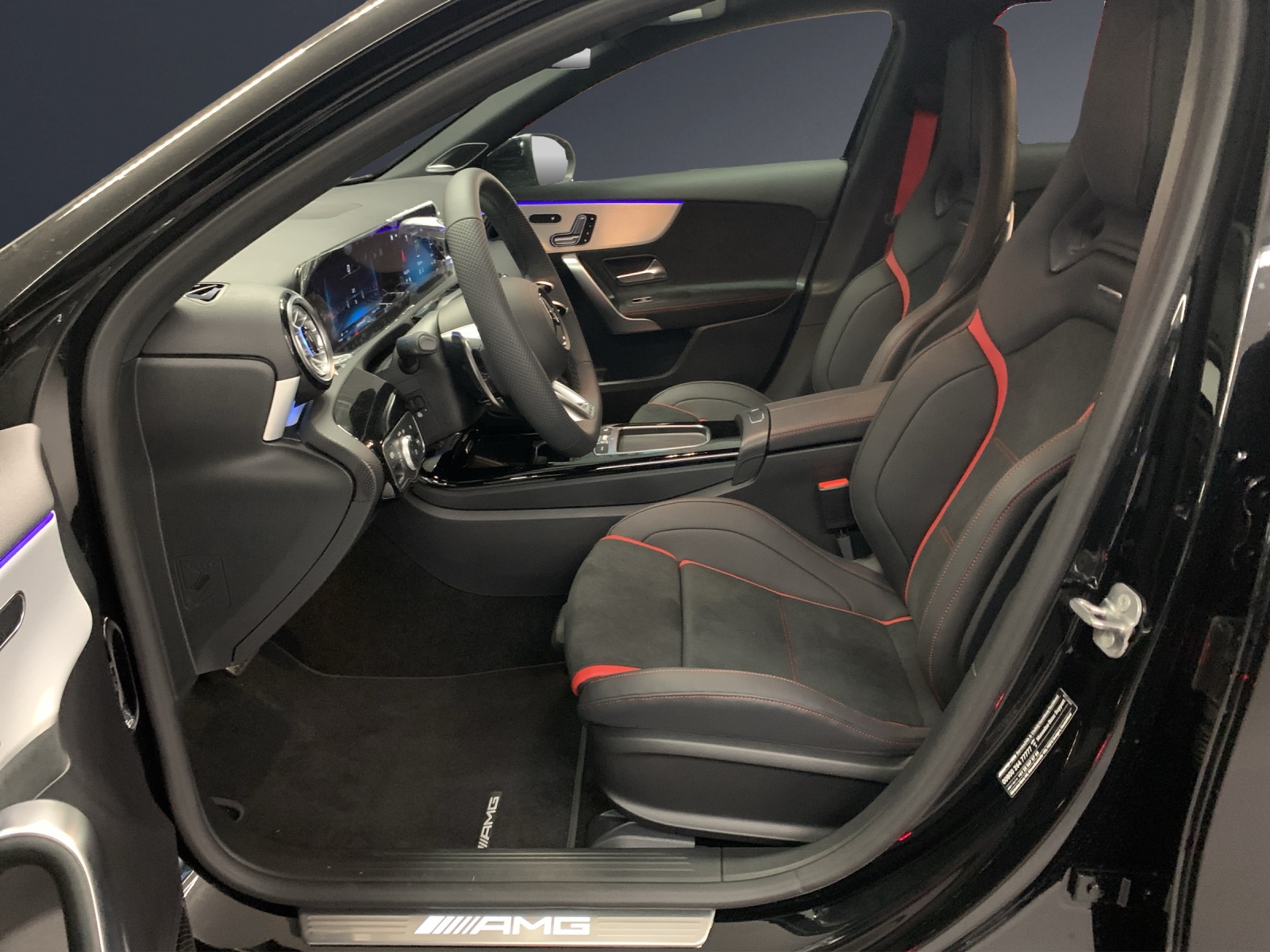 MERCEDES-BENZ A AMG 35 4MATIC-image-6