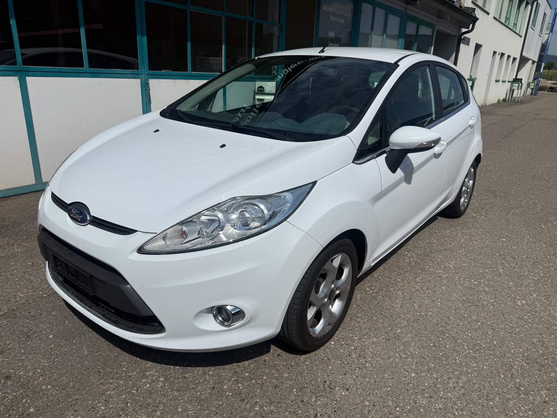 FORD Fiesta 1.4 16V Trend Automatic-image-1