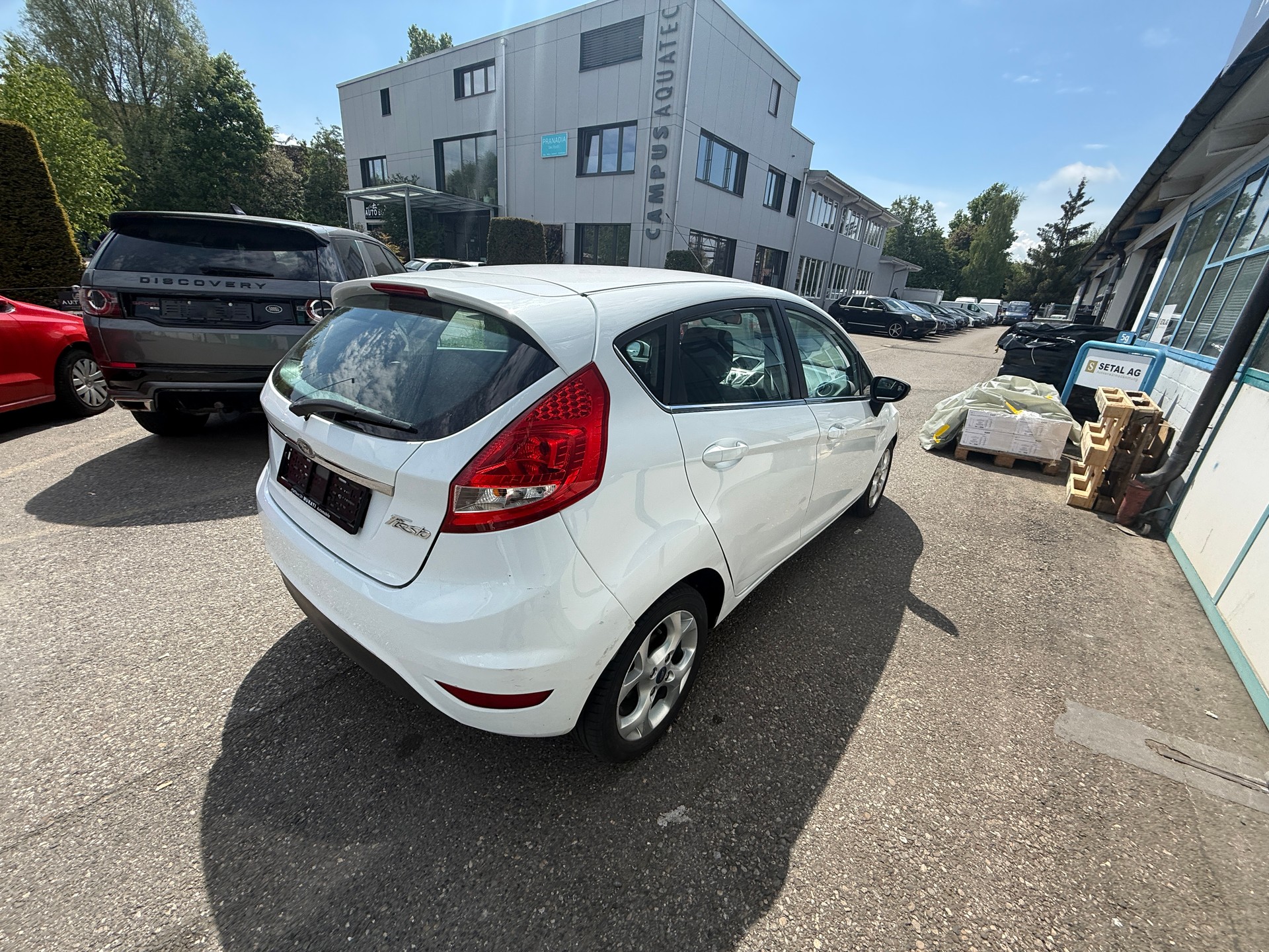 FORD Fiesta 1.4 16V Trend Automatic-image-5
