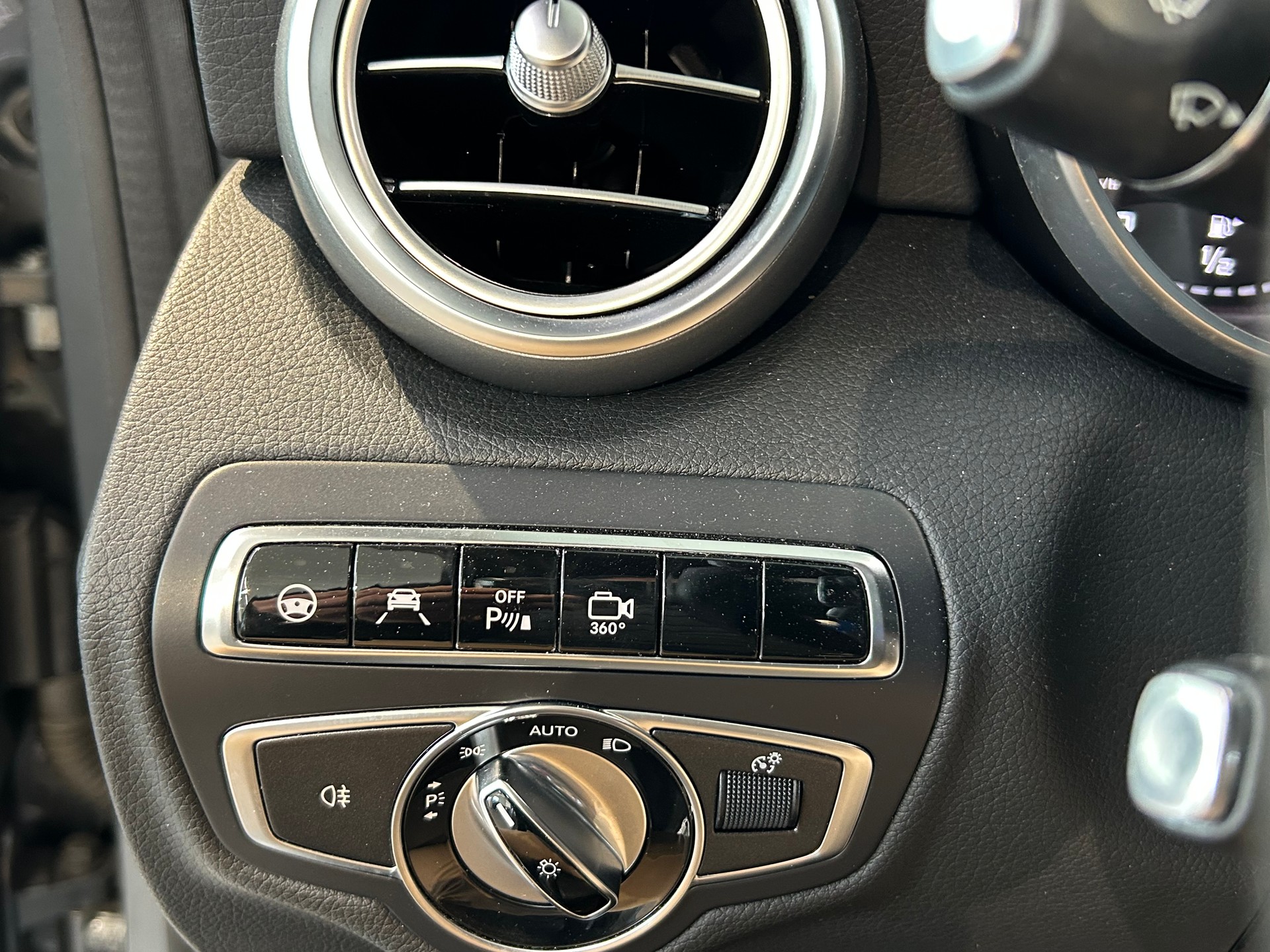 MERCEDES-BENZ C 63 AMG Speedshift-image-18