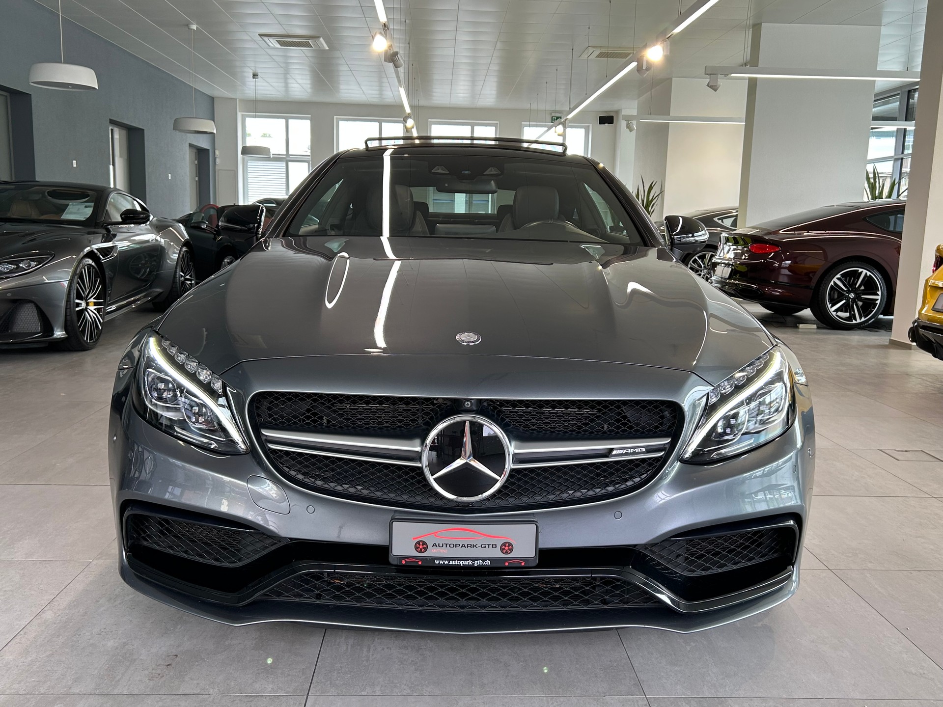 MERCEDES-BENZ C 63 AMG Speedshift-showroom-element-2