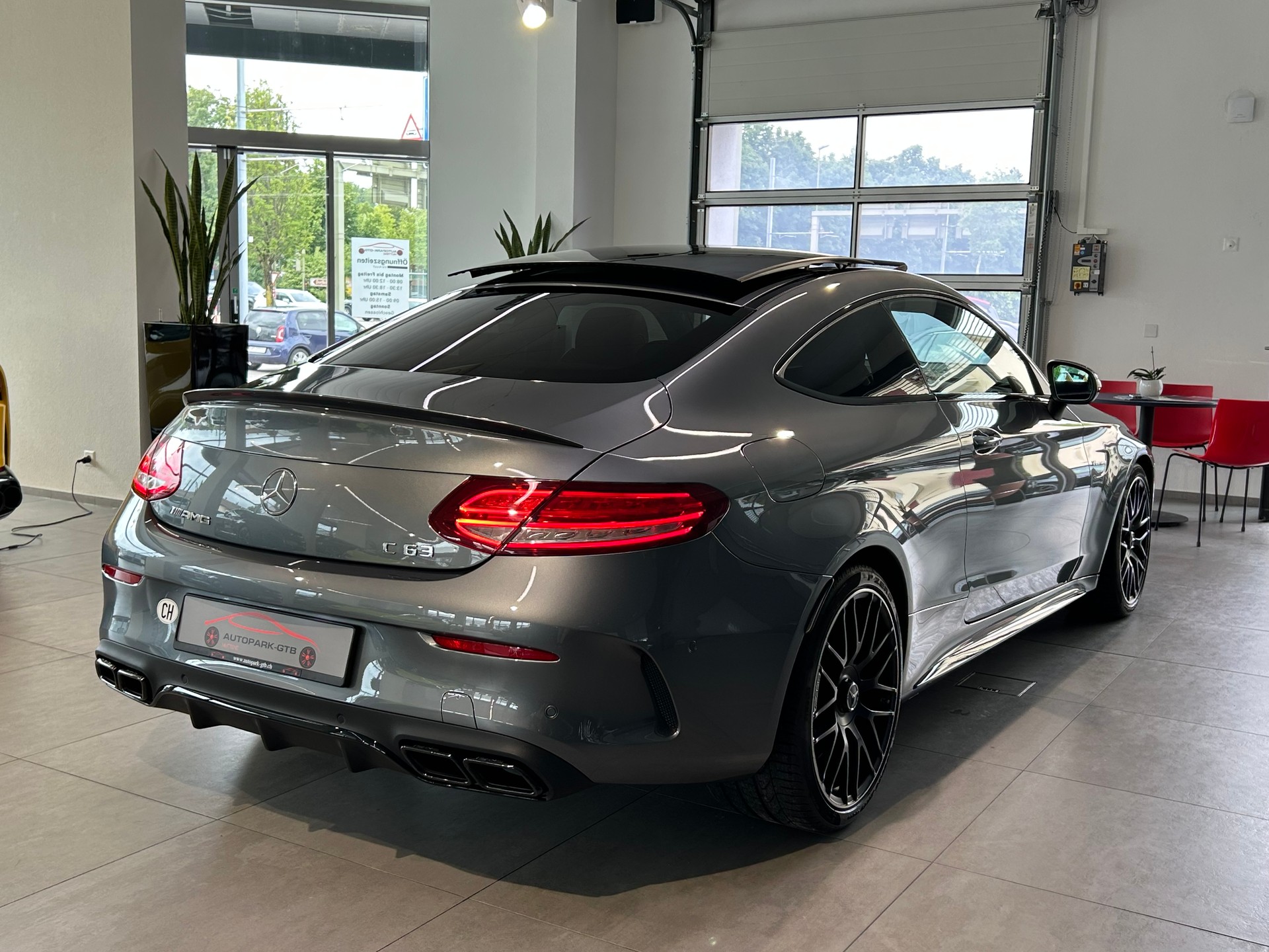 MERCEDES-BENZ C 63 AMG Speedshift-image-6