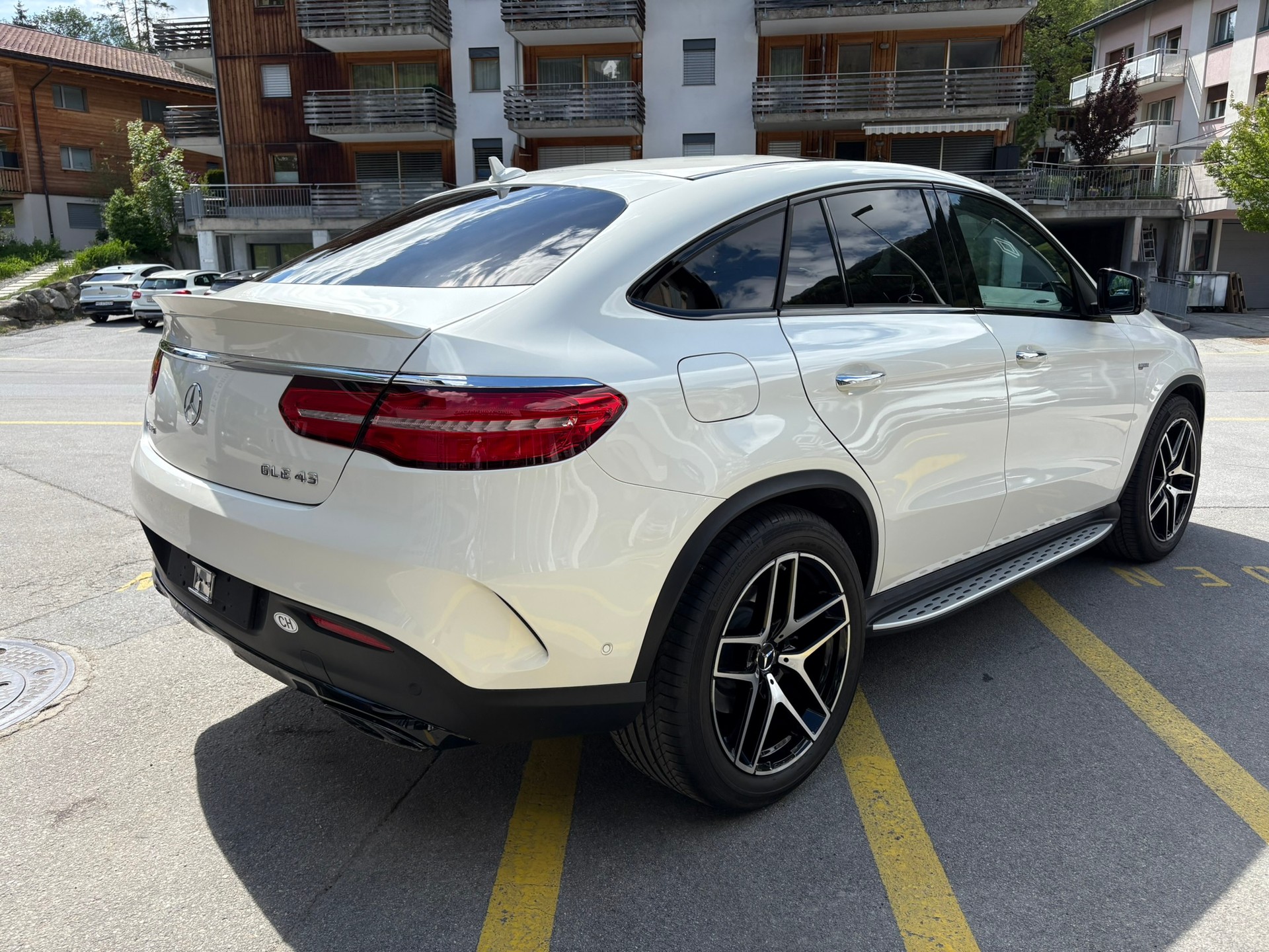 MERCEDES-BENZ GLE Coupé 43 AMG 4Matic-image-4