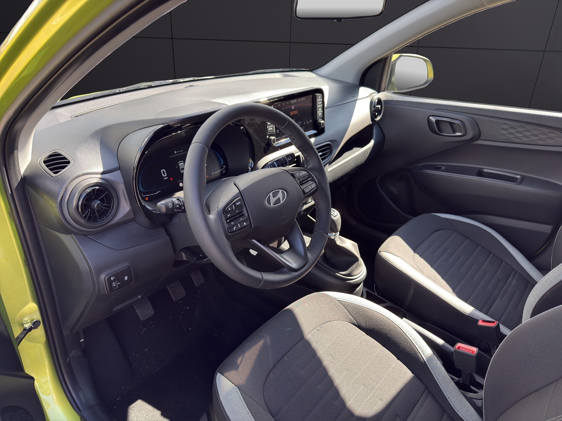 HYUNDAI i10 1.2 Amplia-image-11