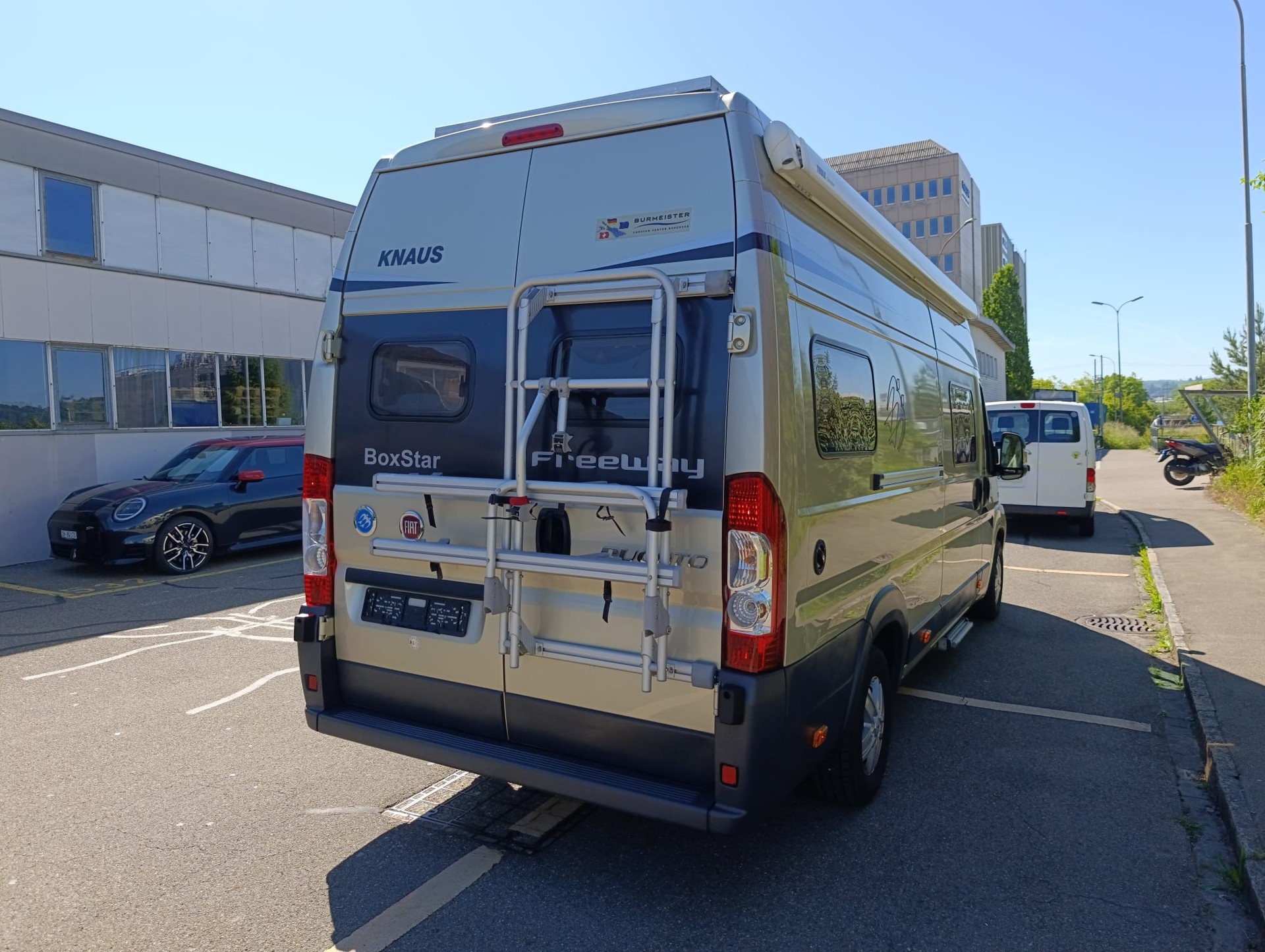 KNAUS K250L *** Die Königsklasse der Kastenwagen ***Längsbett* 2x Solar Panel*Multimedia*Navigation* Duo Controller* volle Stehhöhe*-image-8