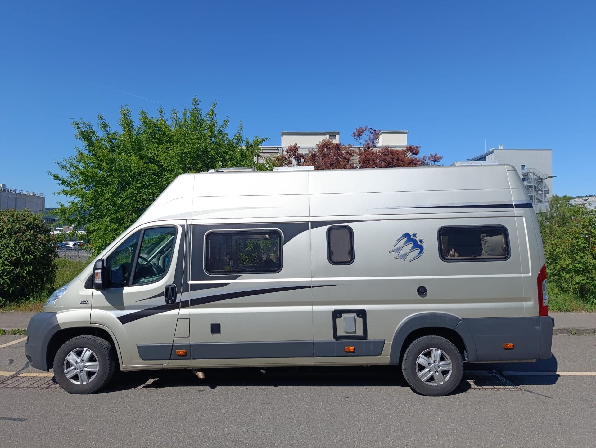 KNAUS K250L *** Die Königsklasse der Kastenwagen ***Längsbett* 2x Solar Panel*Multimedia*Navigation* Duo Controller* volle Stehhöhe*-image-7
