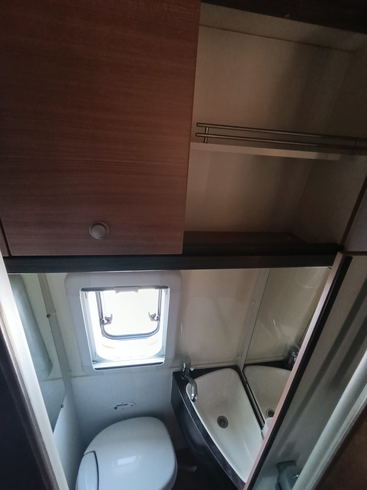 KNAUS K250L *** Die Königsklasse der Kastenwagen ***Längsbett* 2x Solar Panel*Multimedia*Navigation* Duo Controller* volle Stehhöhe*-image-18