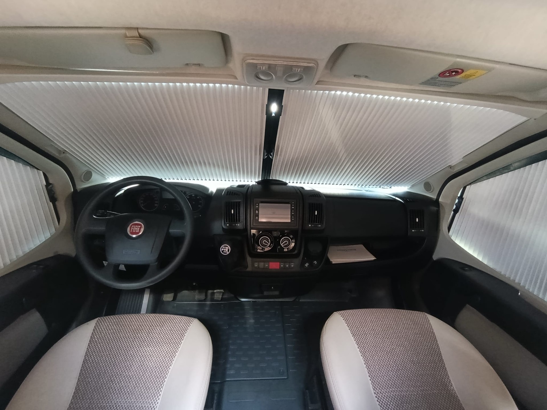 KNAUS K250L *** Die Königsklasse der Kastenwagen ***Längsbett* 2x Solar Panel*Multimedia*Navigation* Duo Controller* volle Stehhöhe*-image-22