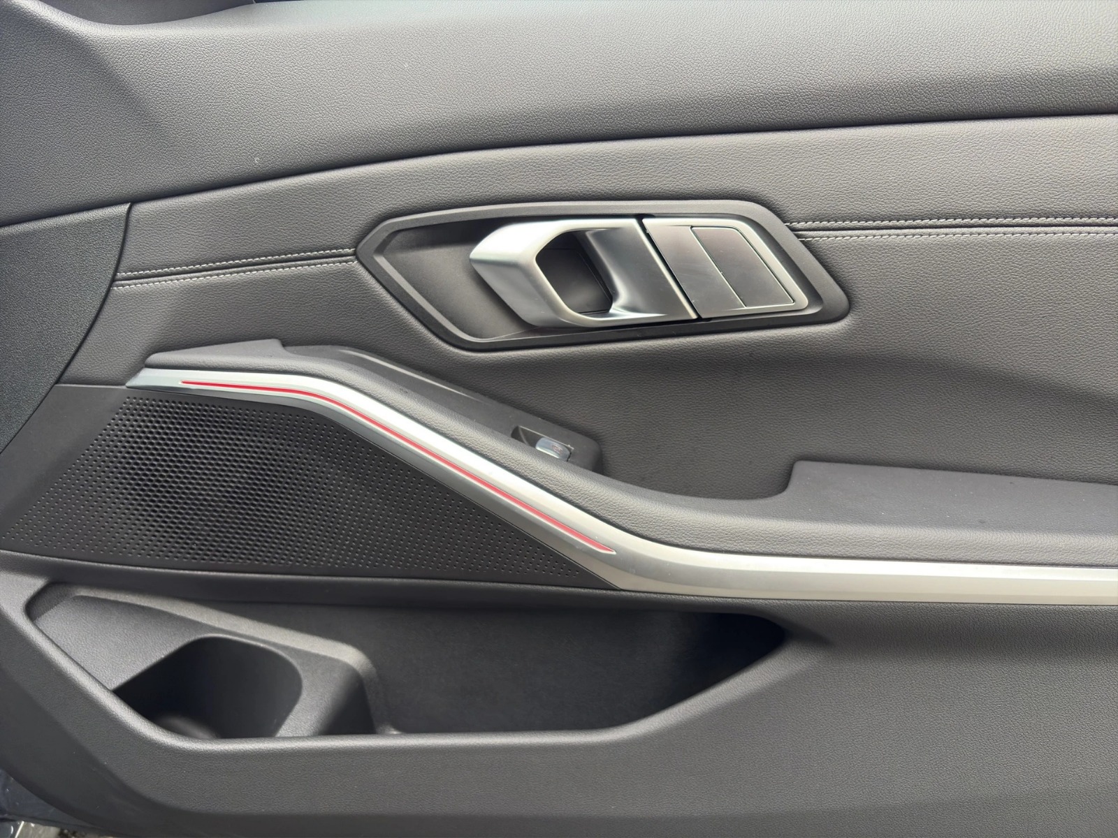BMW M340i xDrive 48V Touring Steptronic M Sport-image-18