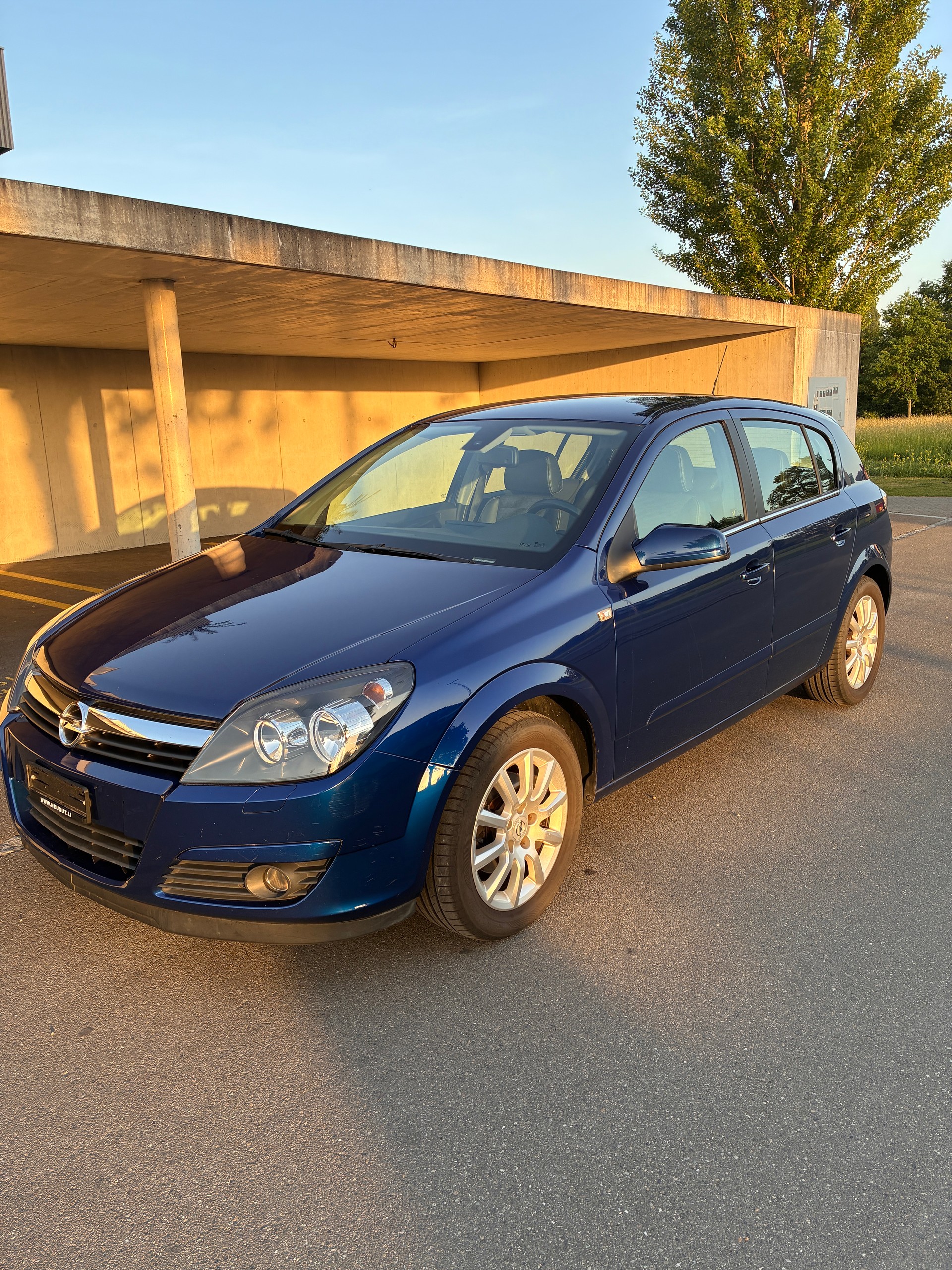 OPEL Astra 1.8i 16V Essentia-image-0
