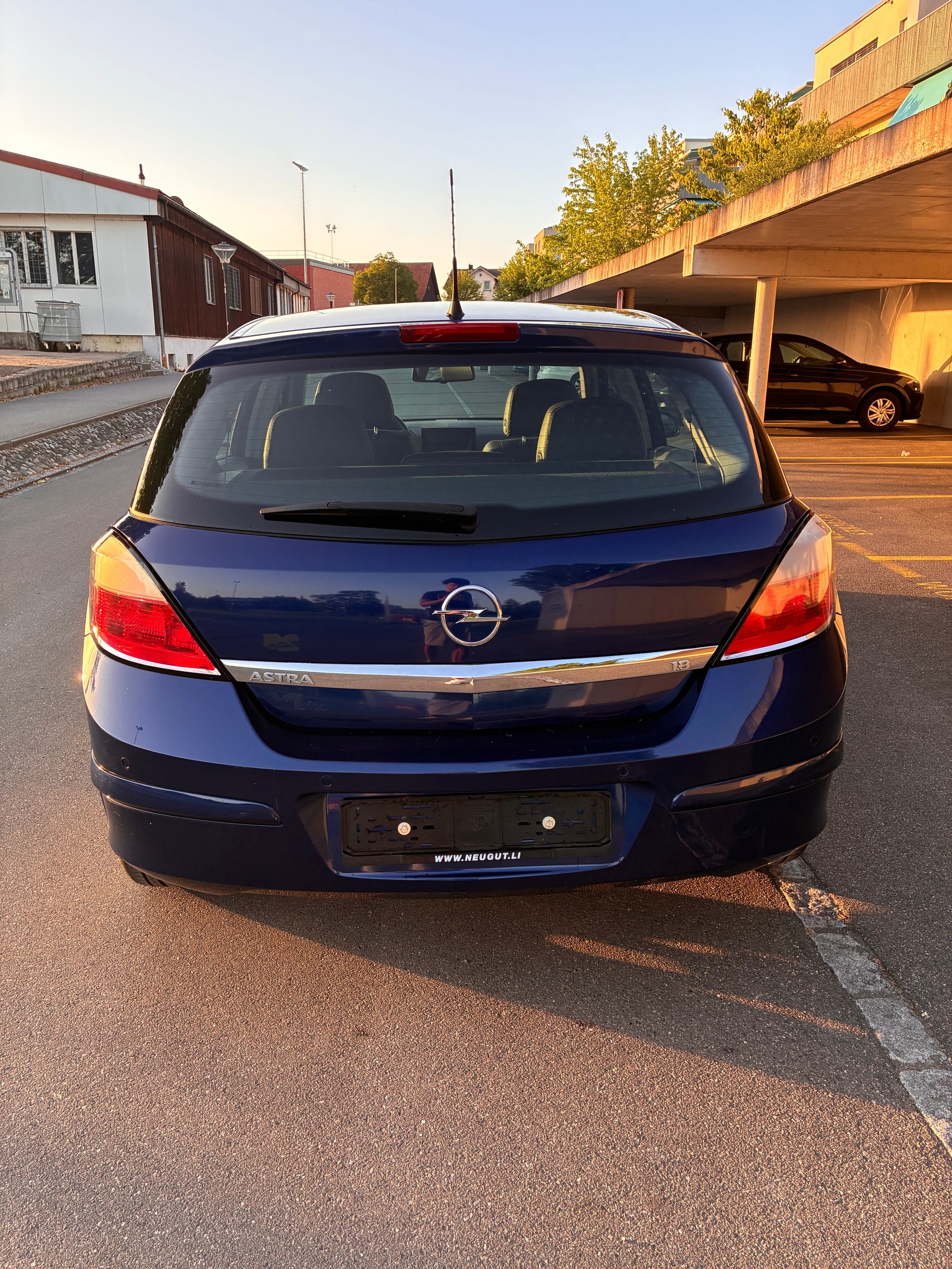 OPEL Astra 1.8i 16V Essentia-image-10