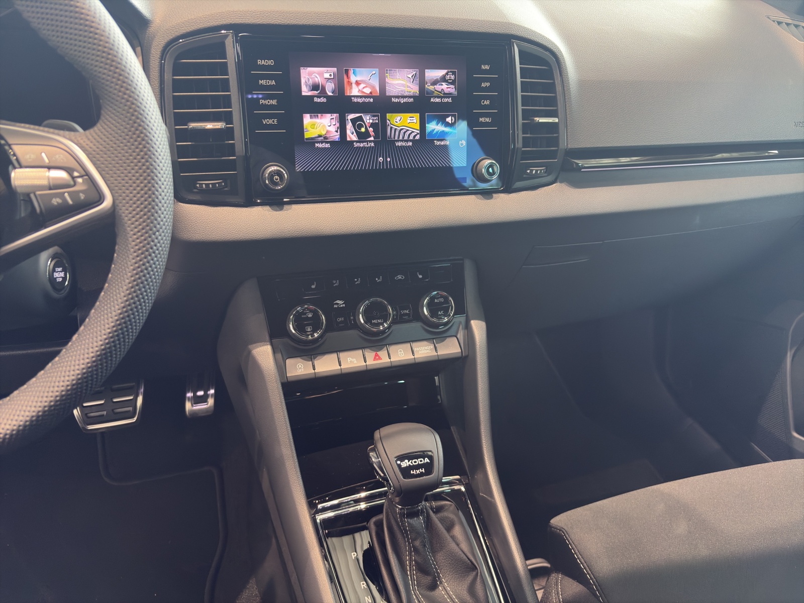 SKODA Karoq 2.0 TSI Dynamic Limited Edition 4x4 DSG-image-8