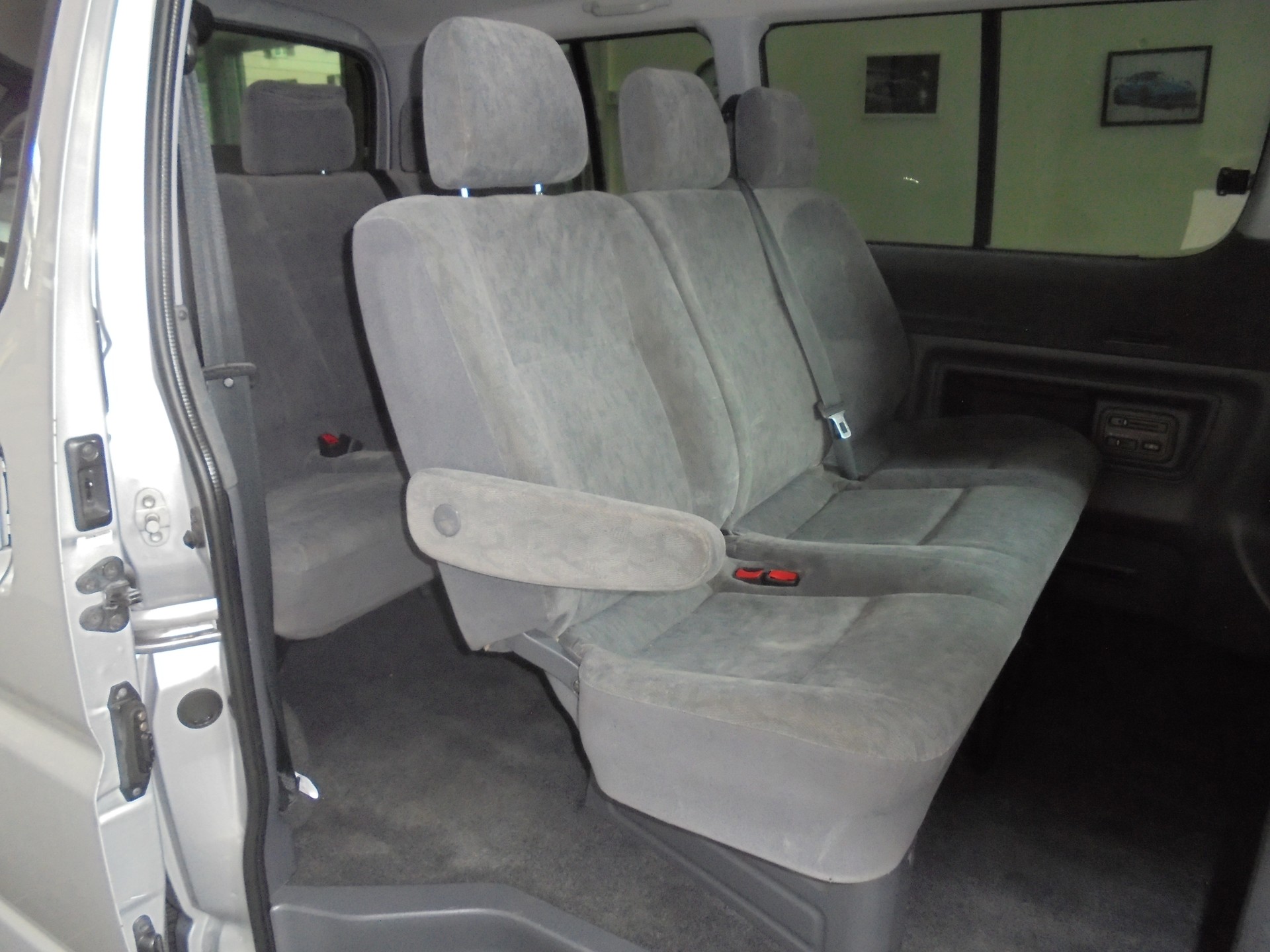 TOYOTA Hiace D-4D Wagon GL 4WD S-image-5