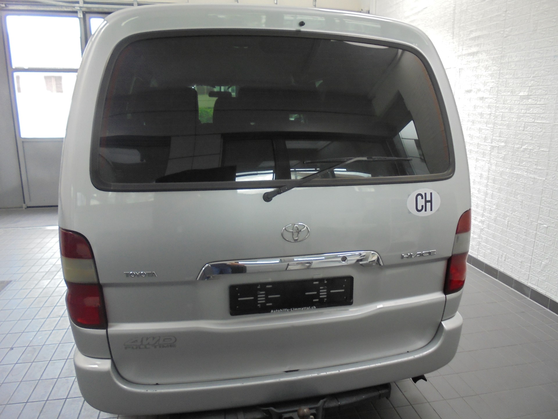 TOYOTA Hiace D-4D Wagon GL 4WD S-image-2