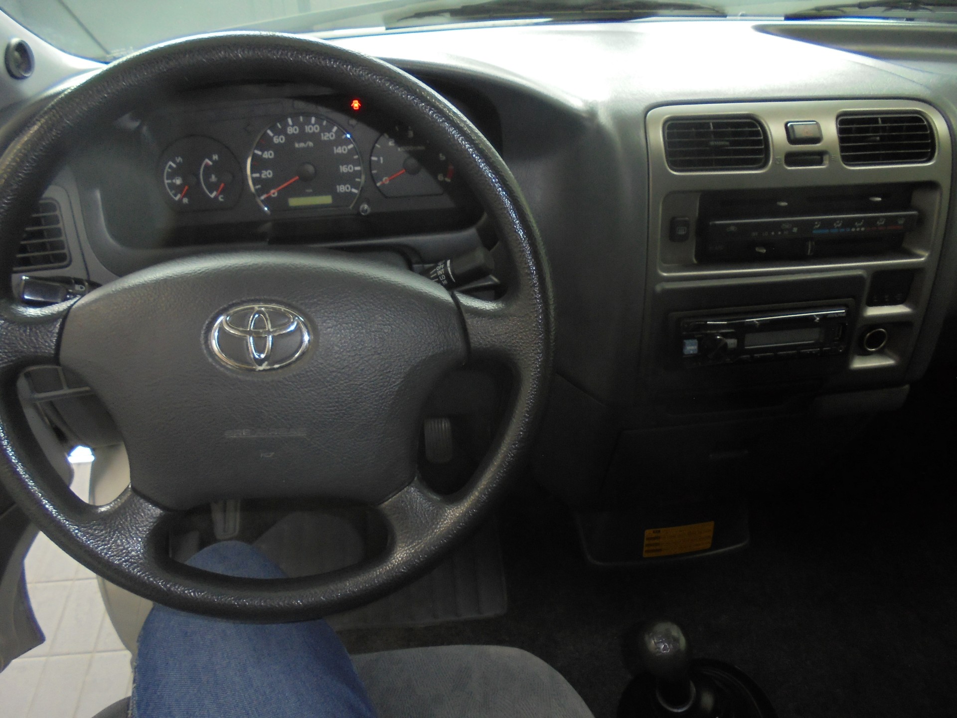 TOYOTA Hiace D-4D Wagon GL 4WD S-image-4
