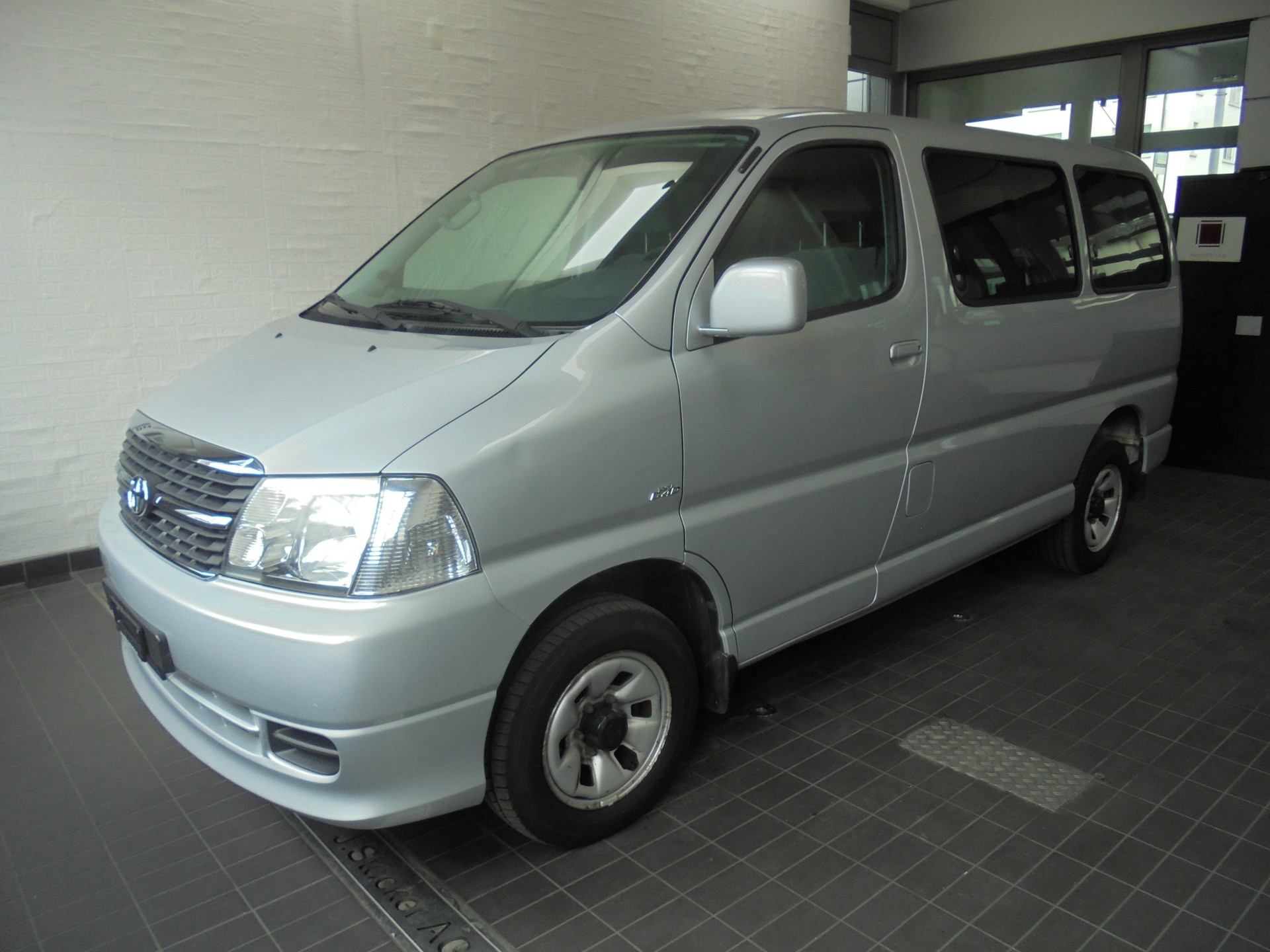 TOYOTA Hiace D-4D Wagon GL 4WD S