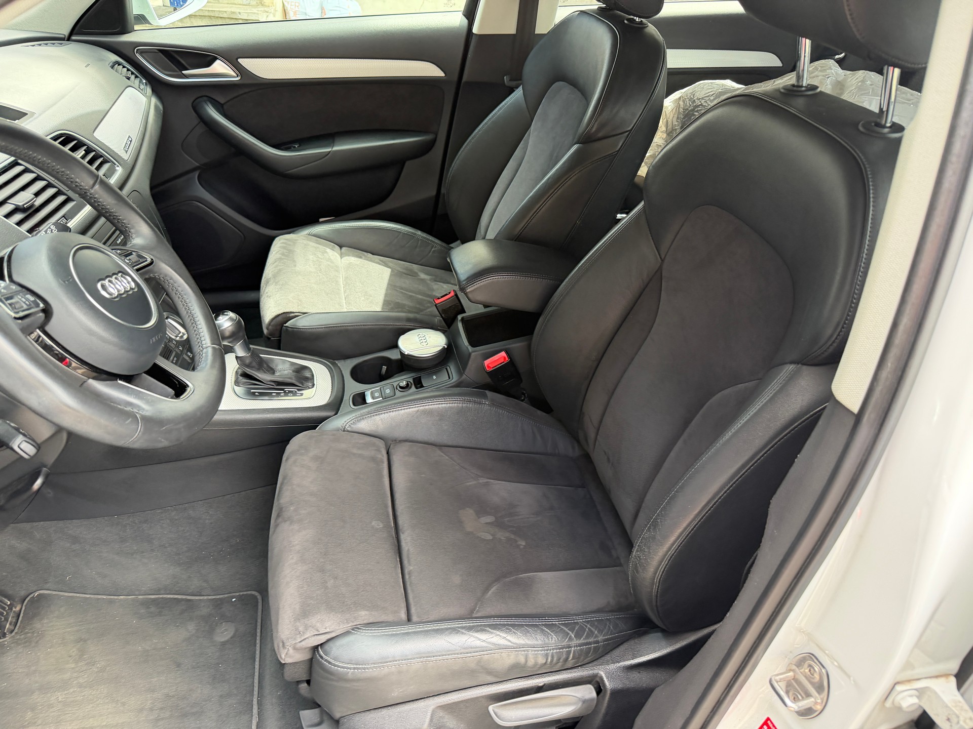 AUDI Q3 2.0 TDI quattro S-tronic-image-7