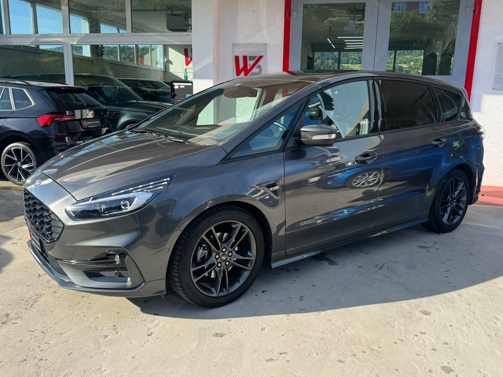 FORD S-Max 2.5 FHEV ST-Line 7 Pl-showroom-element-1