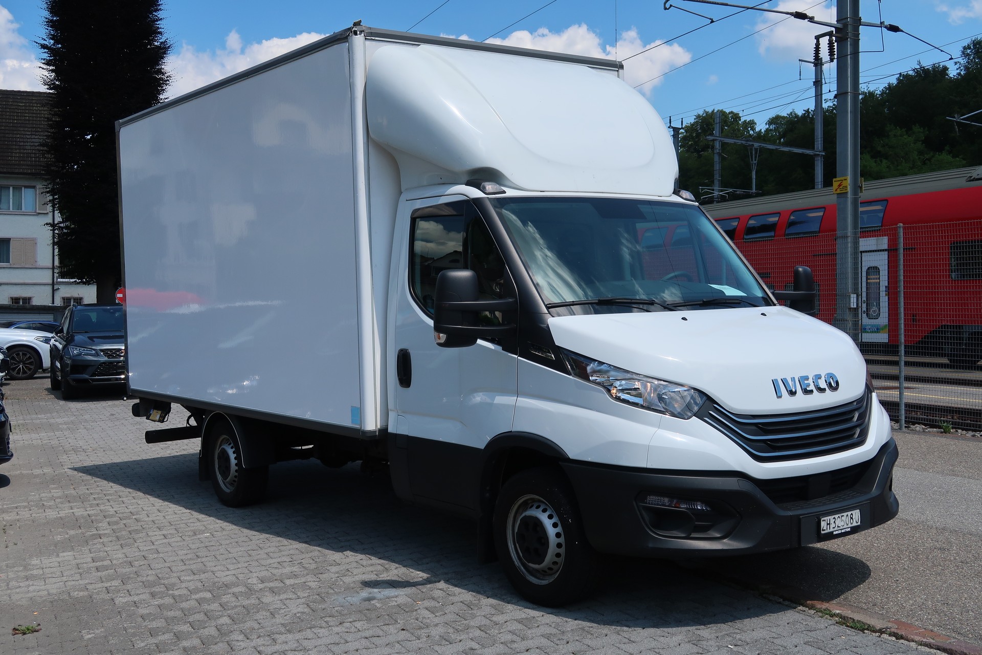 IVECO 35 S 16 A8 D Kasten mit Hebebühne-showroom-element-2