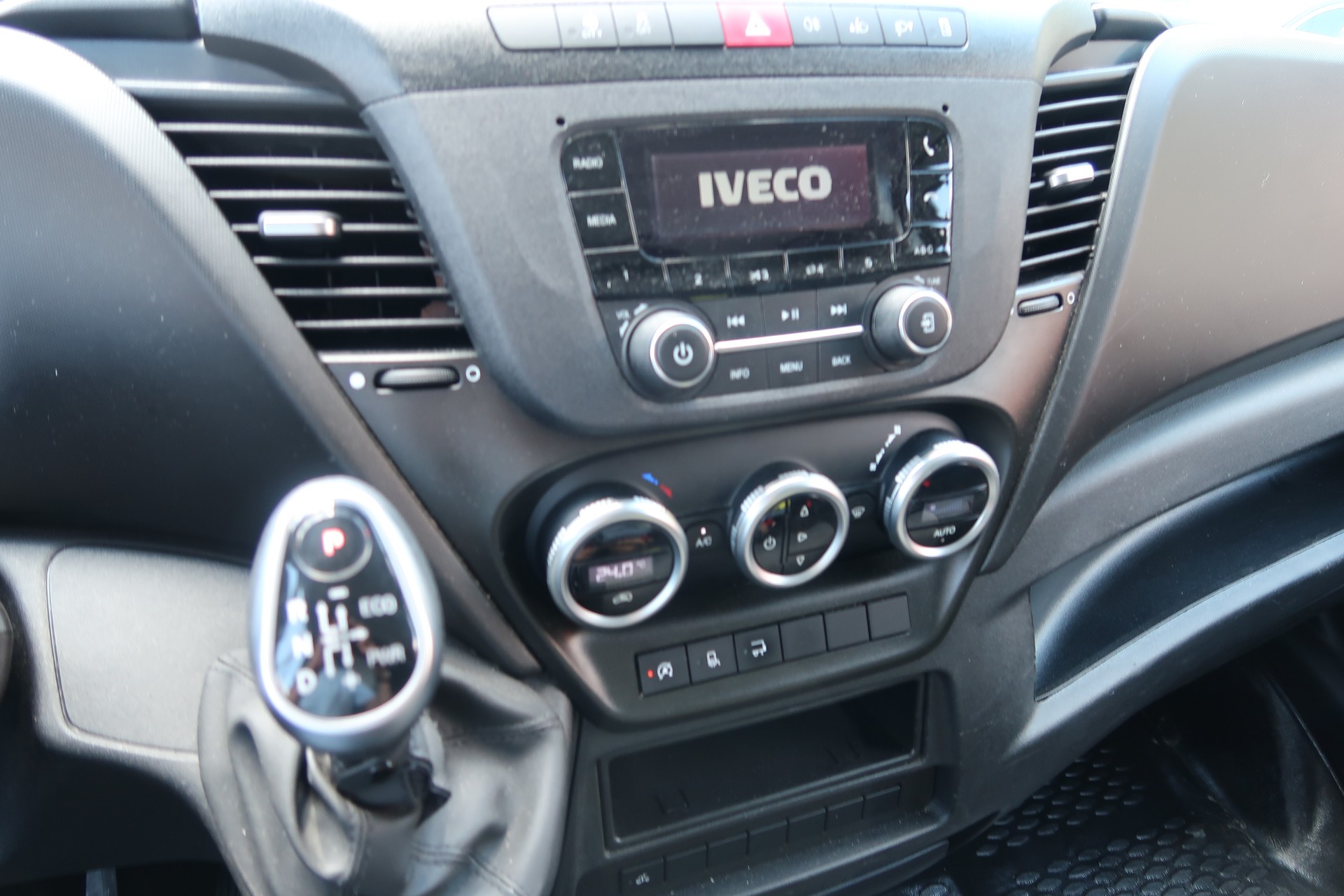 IVECO 35 S 16 A8 D Kasten mit Hebebühne-image-9