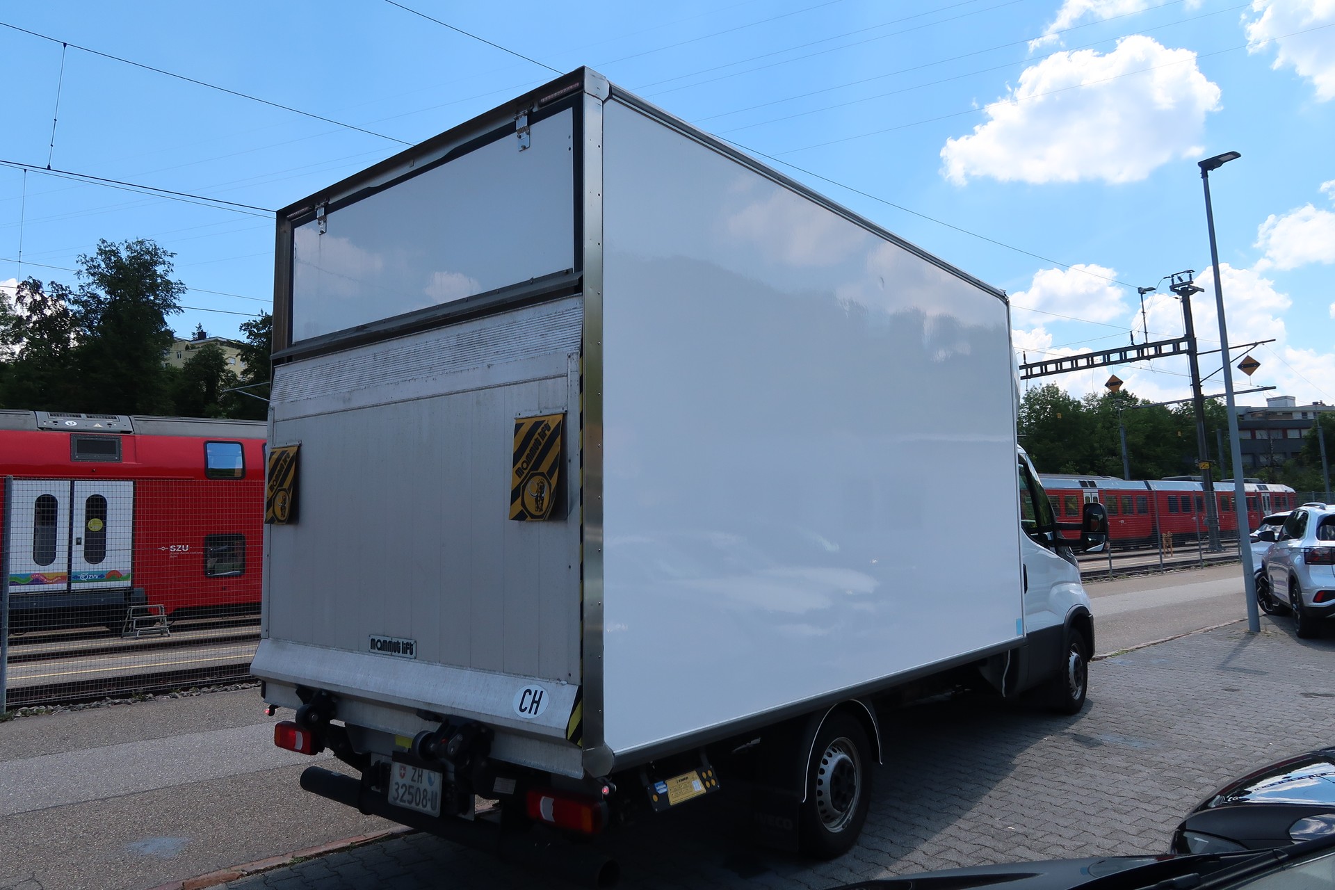 IVECO 35 S 16 A8 D Kasten mit Hebebühne-showroom-element-3