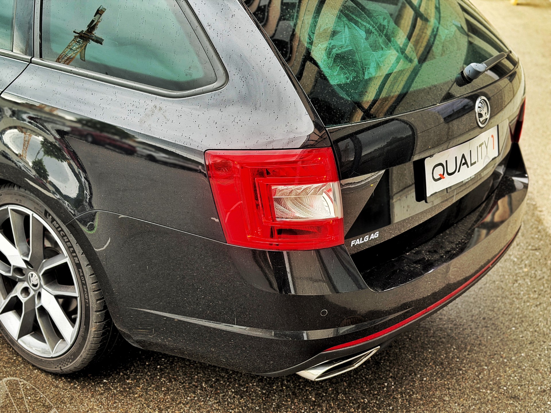 SKODA Octavia Combi 2.0 TDI RS DSG-image-12