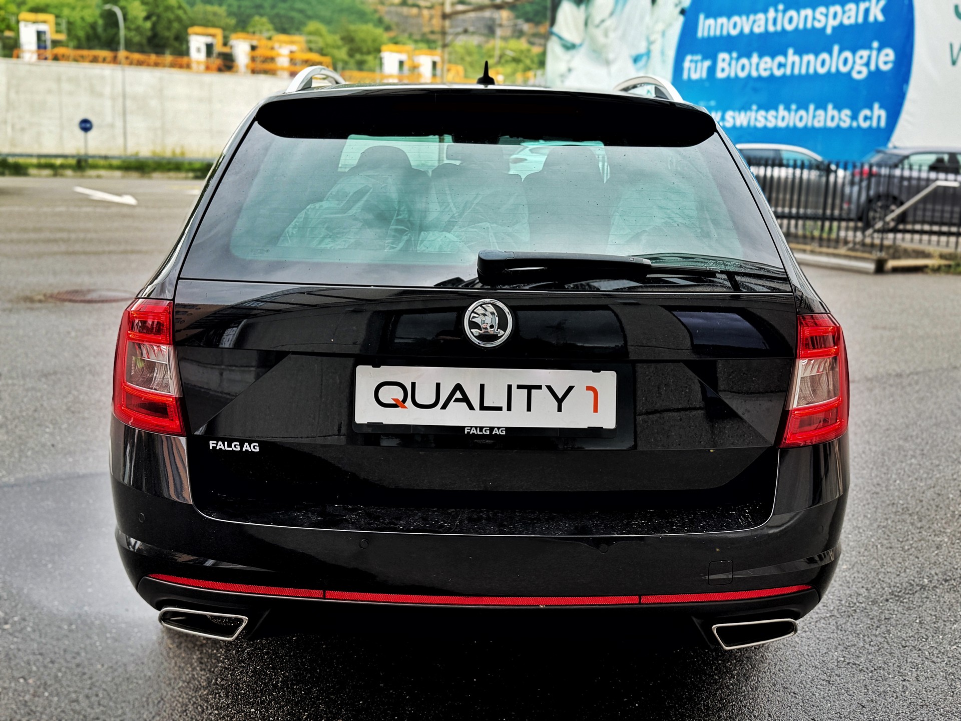 SKODA Octavia Combi 2.0 TDI RS DSG-image-3