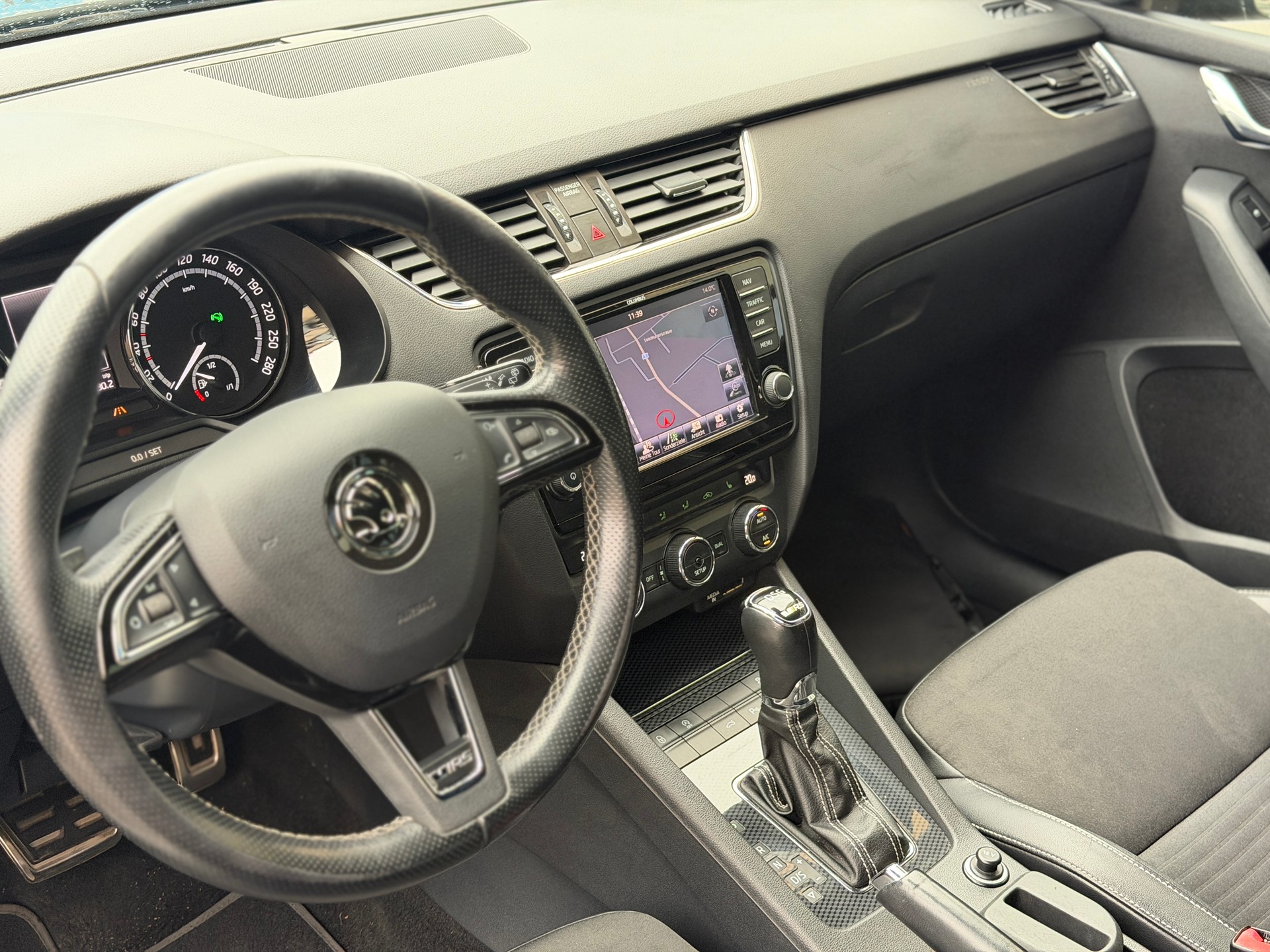SKODA Octavia Combi 2.0 TDI RS DSG-image-13