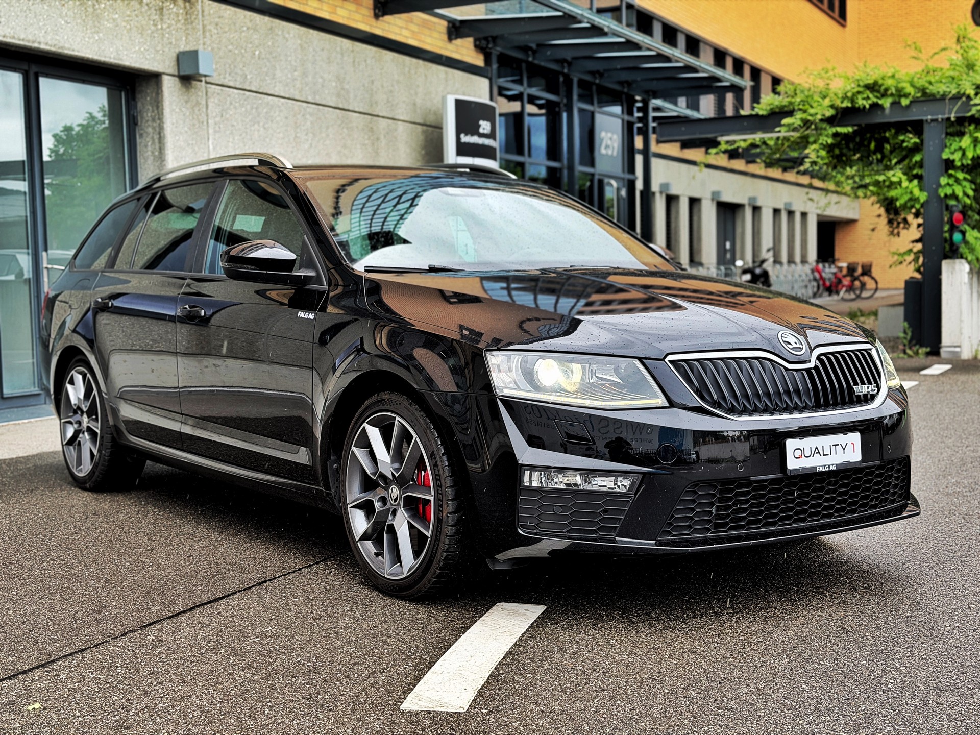 SKODA Octavia Combi 2.0 TDI RS DSG-image-5