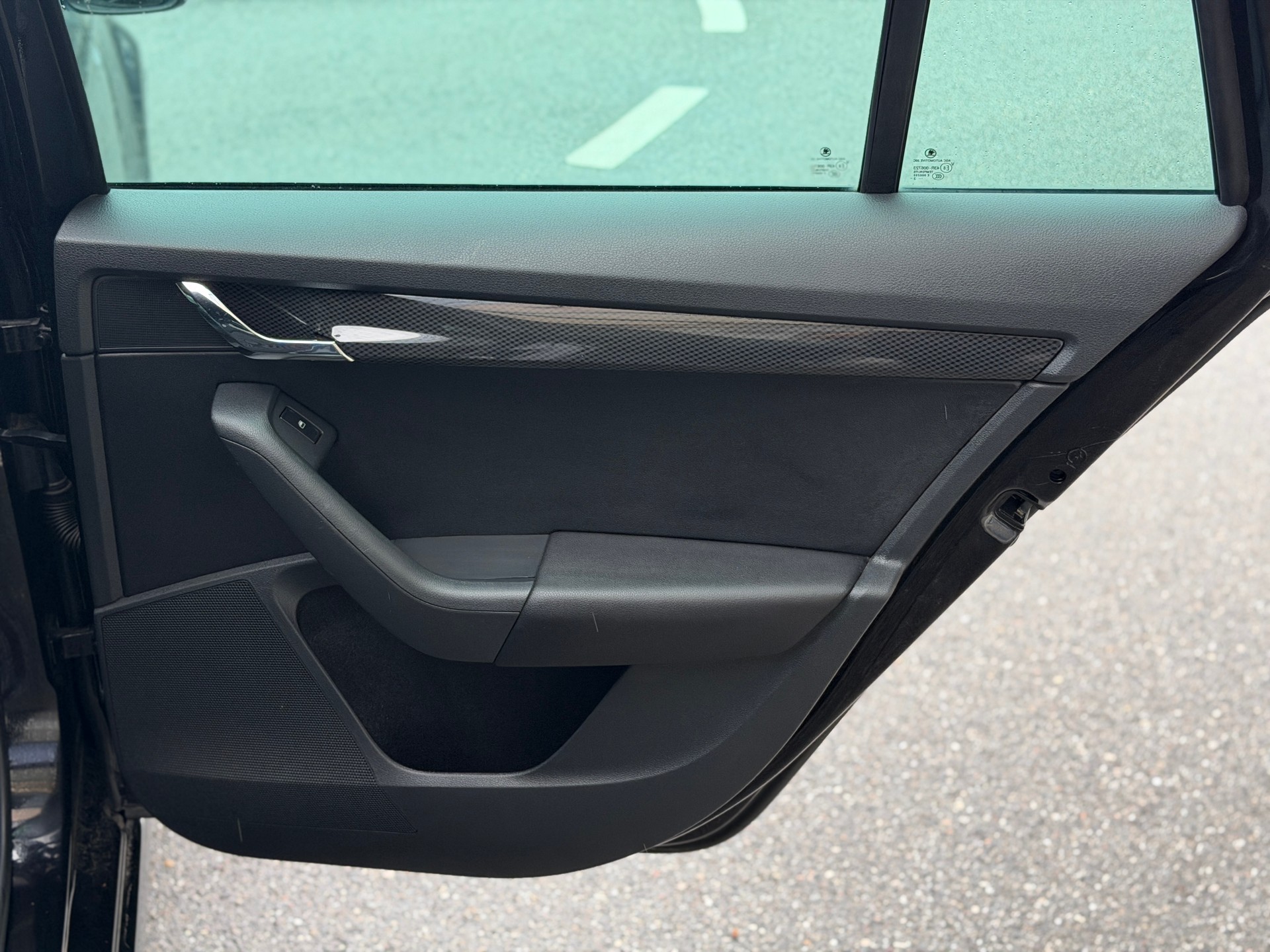 SKODA Octavia Combi 2.0 TDI RS DSG-image-19