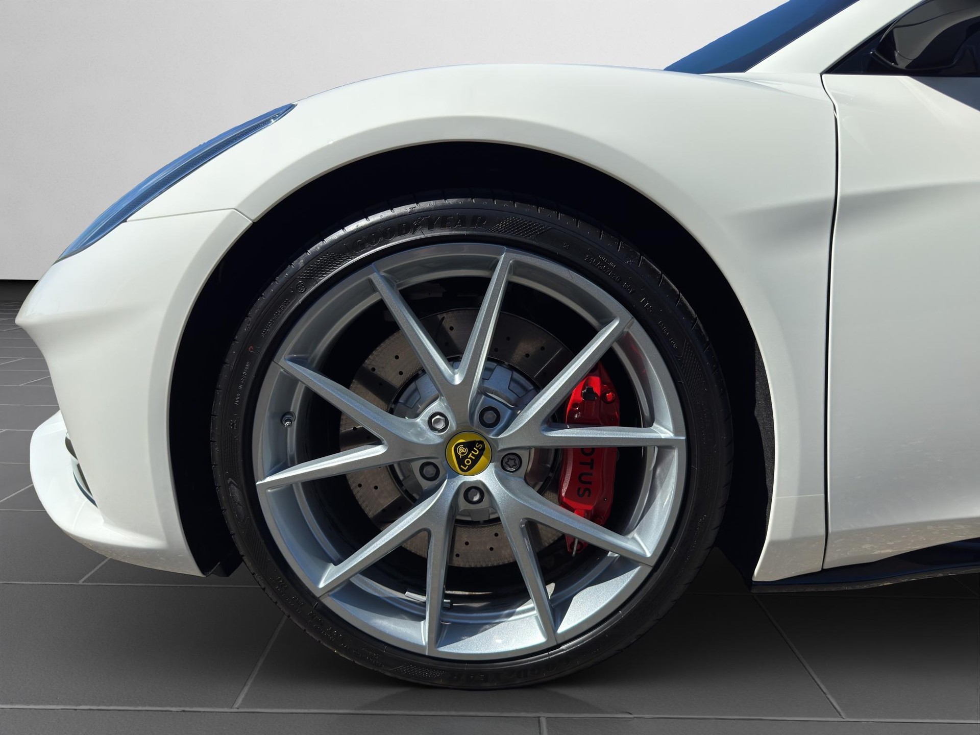 LOTUS Emira 2.0 I4 First Edition-image-19