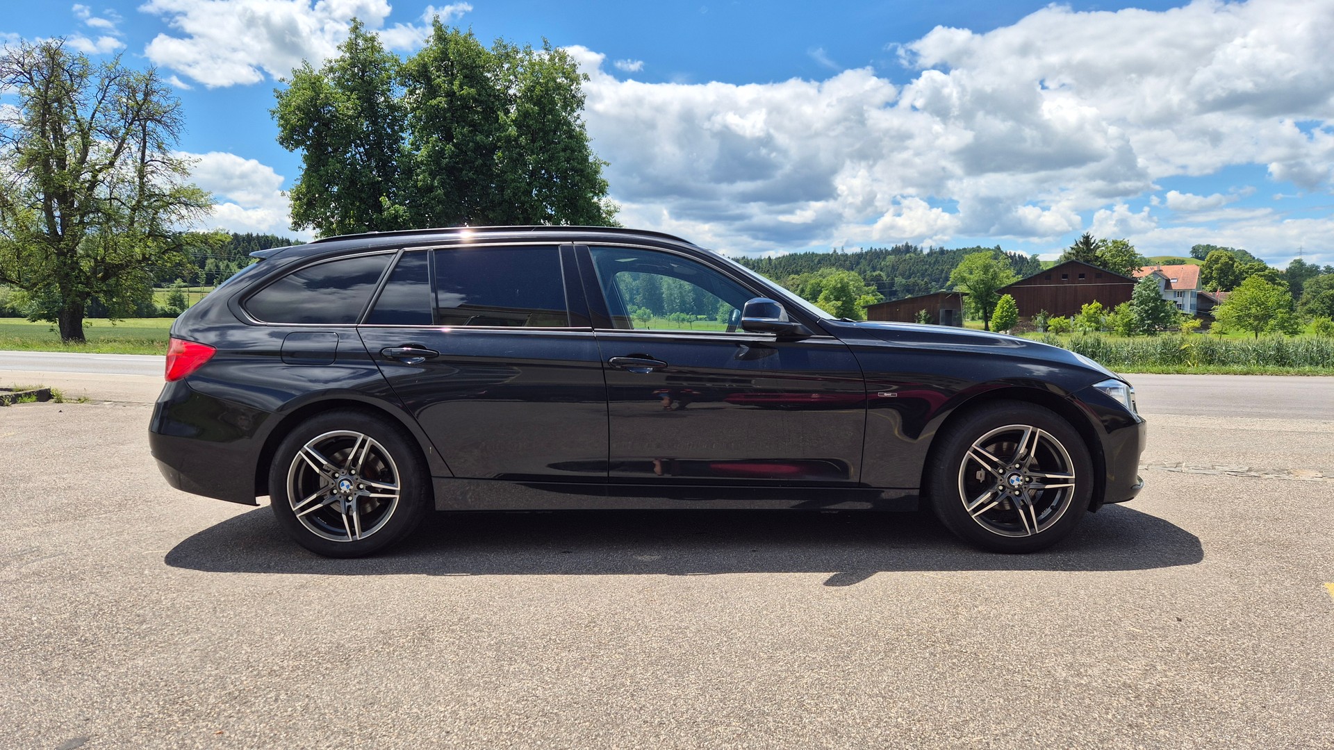 BMW 318d xDrive Touring Sport Line-image-4