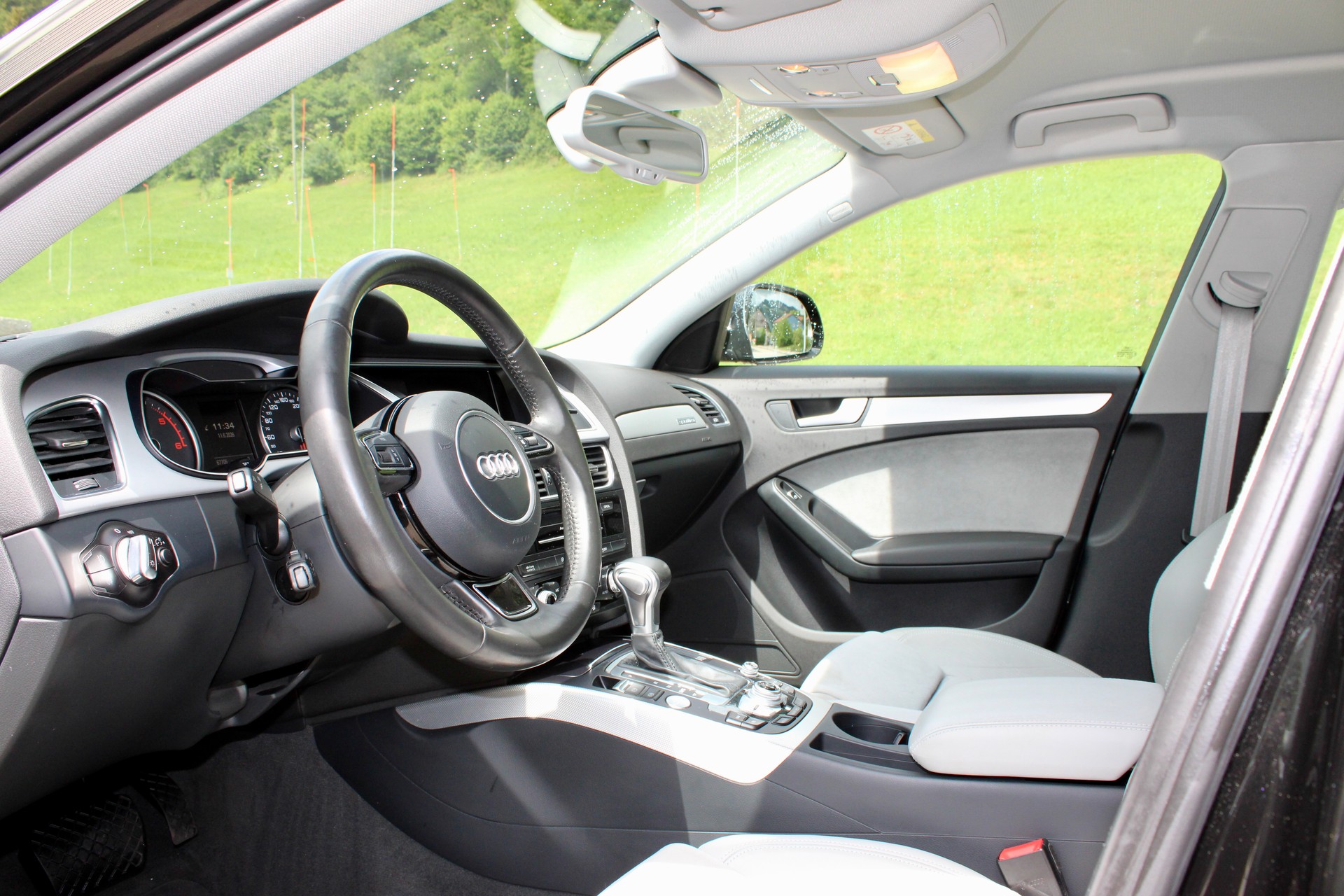 AUDI A4 allroad 2.0 TDI quattro S-tronic-image-9