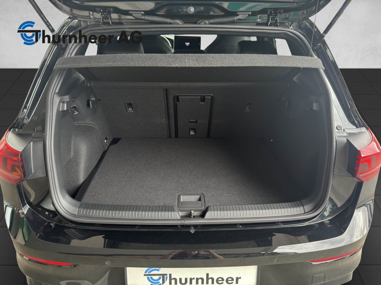 VW Golf 1.5 e TSI mHEV R-Line DSG-image-12
