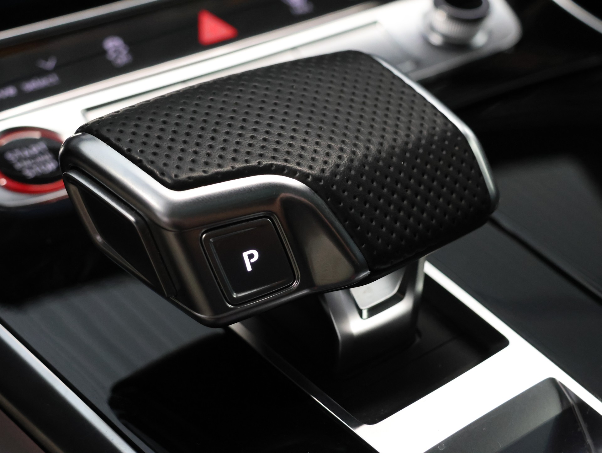 AUDI SQ8 TFSI quattro tiptronic *Premiumpaket* *Assistenzpaket plus* *Pano*-image-28