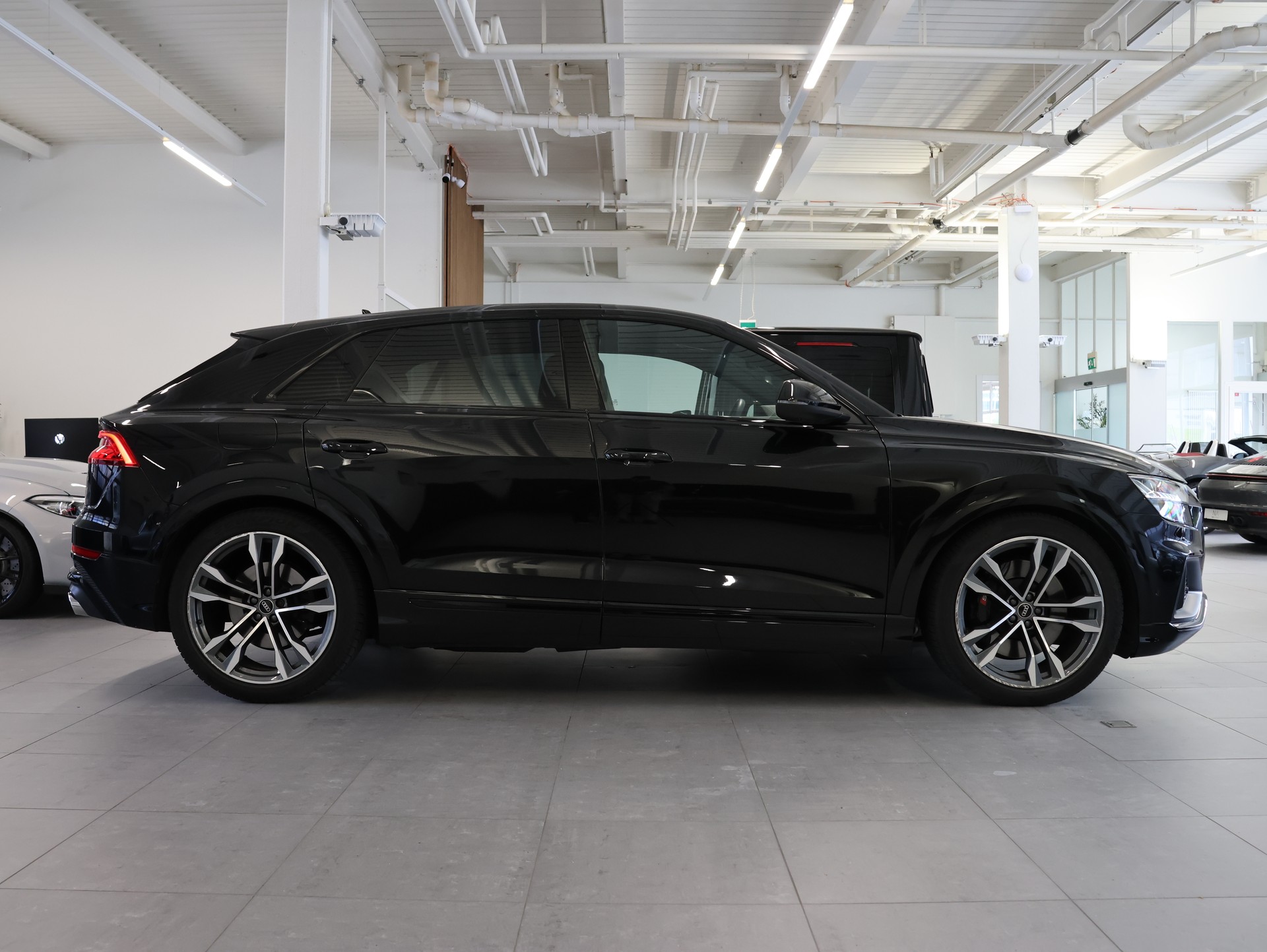 AUDI SQ8 TFSI quattro tiptronic *Premiumpaket* *Assistenzpaket plus* *Pano*-image-6