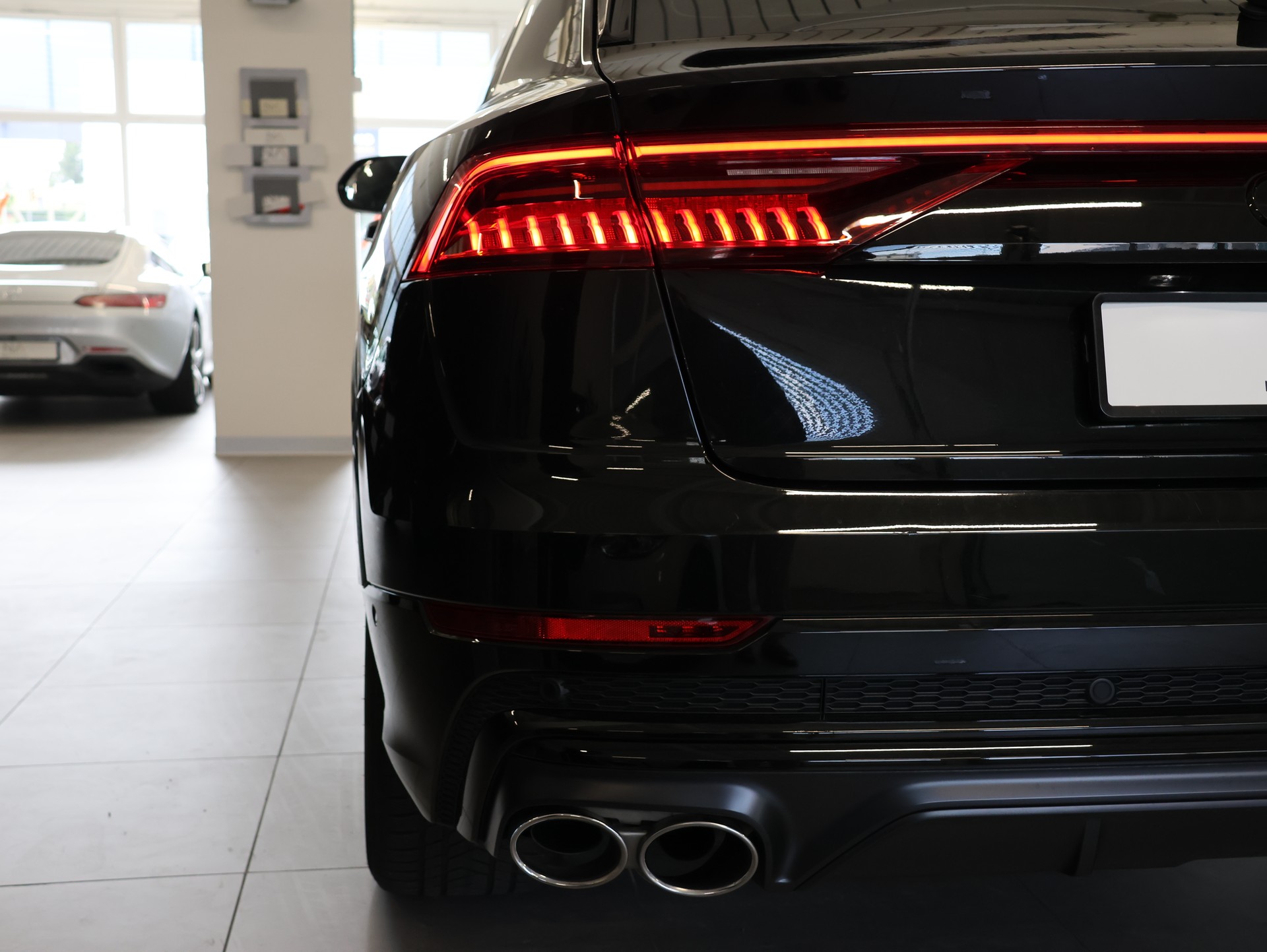 AUDI SQ8 TFSI quattro tiptronic *Premiumpaket* *Assistenzpaket plus* *Pano*-image-10