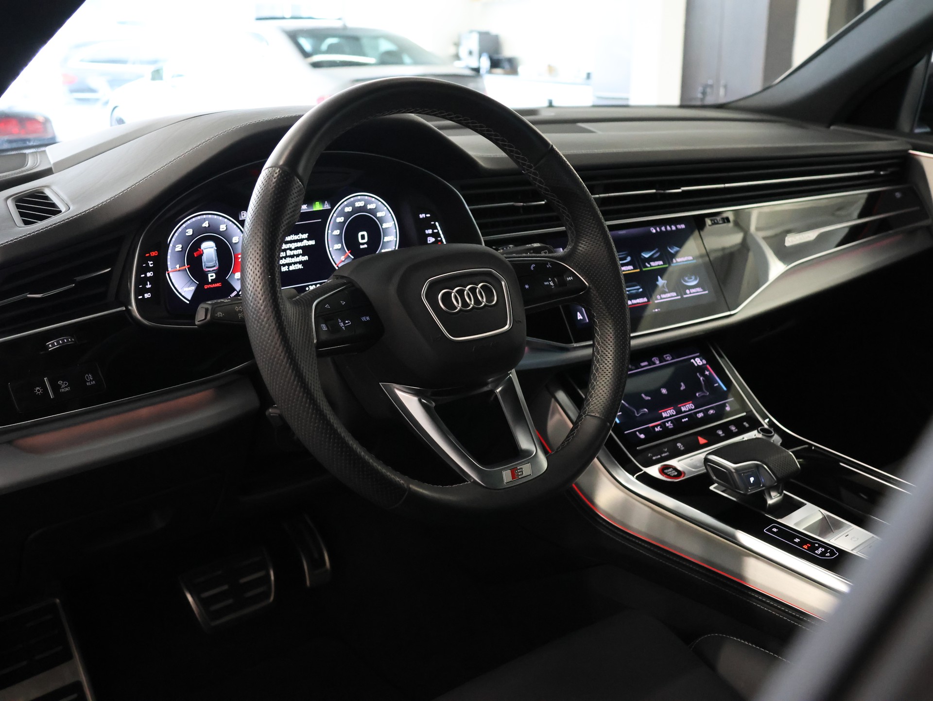 AUDI SQ8 TFSI quattro tiptronic *Premiumpaket* *Assistenzpaket plus* *Pano*-image-19