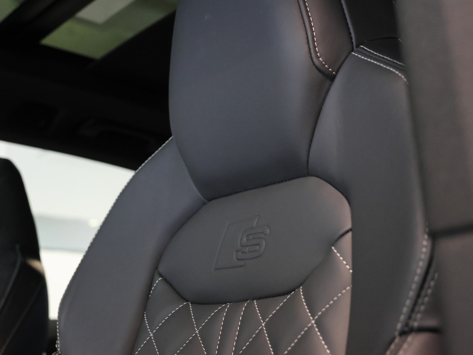 AUDI SQ8 TFSI quattro tiptronic *Premiumpaket* *Assistenzpaket plus* *Pano*-image-18
