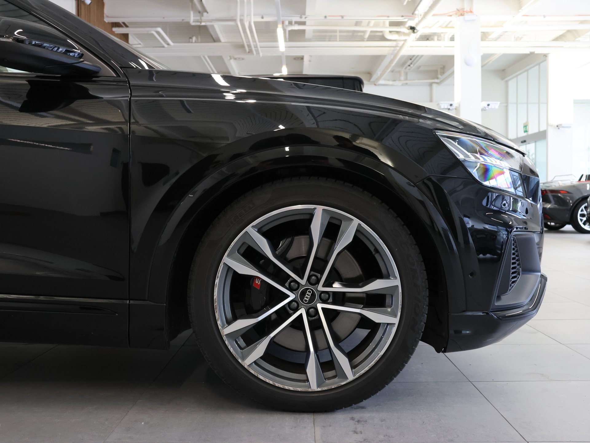AUDI SQ8 TFSI quattro tiptronic *Premiumpaket* *Assistenzpaket plus* *Pano*-image-7