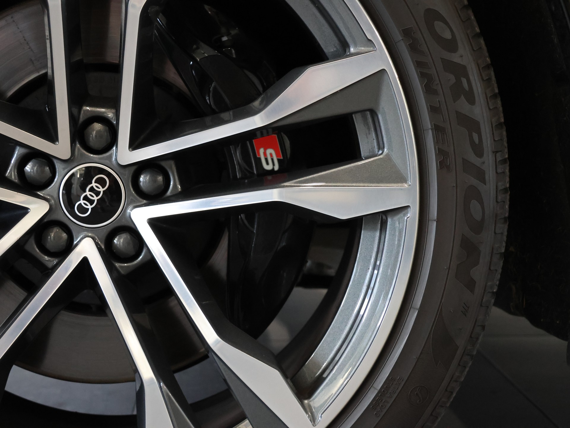 AUDI SQ8 TFSI quattro tiptronic *Premiumpaket* *Assistenzpaket plus* *Pano*-image-13