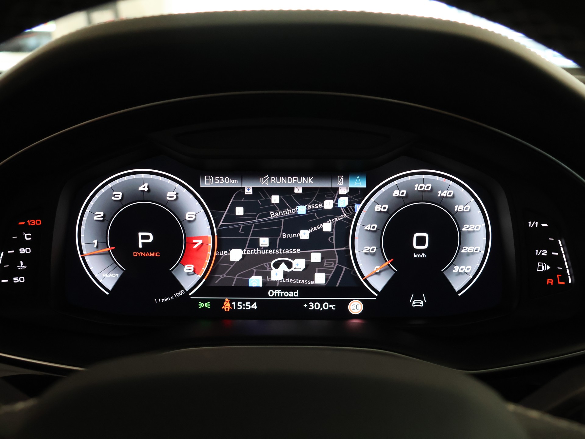 AUDI SQ8 TFSI quattro tiptronic *Premiumpaket* *Assistenzpaket plus* *Pano*-image-22
